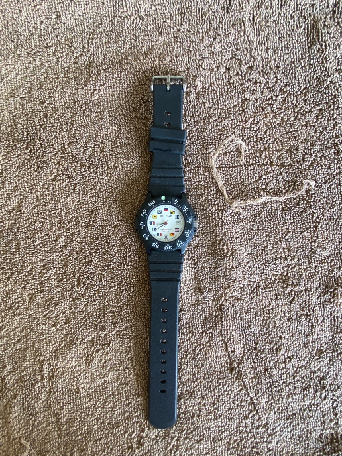 Del Mar Long Life Quartz Diver 200m Date White Dial Black band