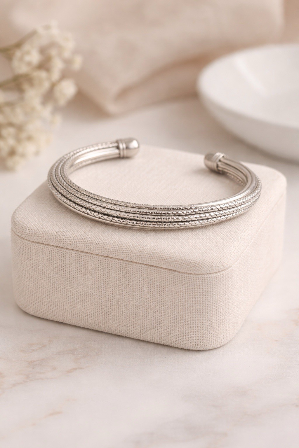 VTG Silver Tone Mesh Cuff Bracelet Textured Cable Bangle Adjustable 7” Women