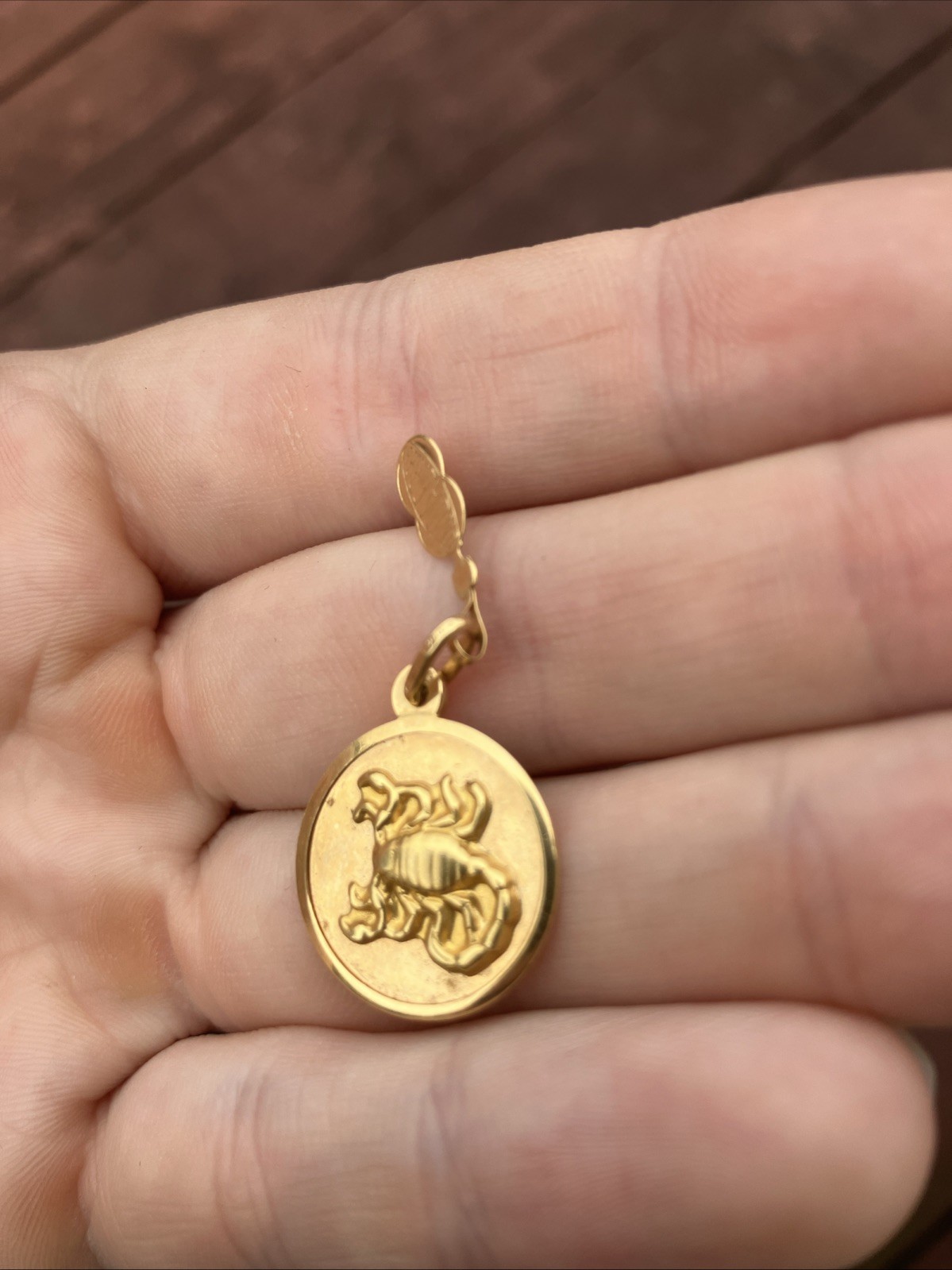 unoaerre Italian 18k gold scorpio pendant 1970s Marked 750 Vintage Jewelry