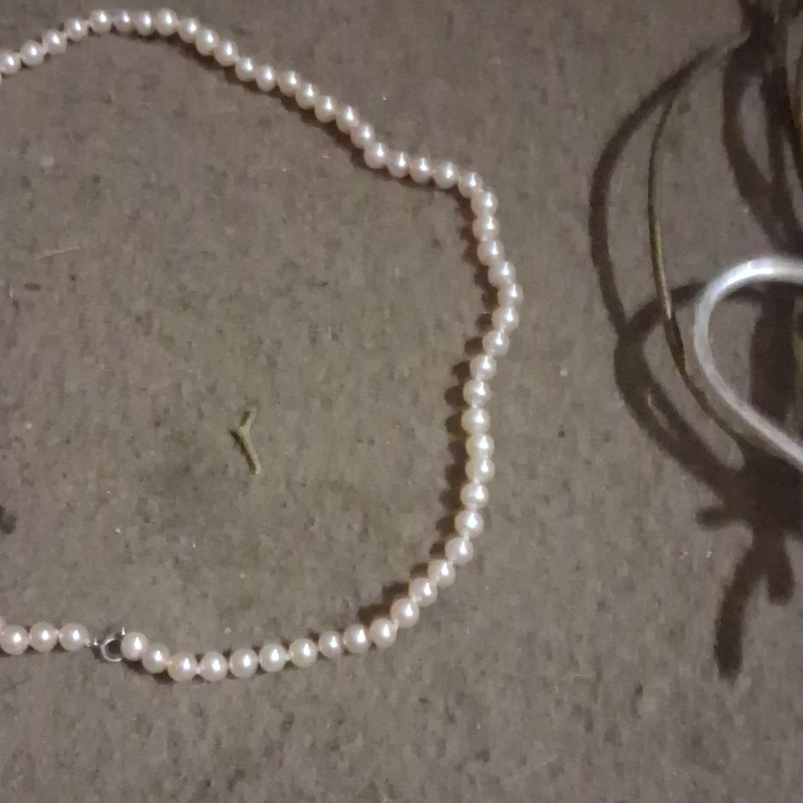 White Pearl Beaded Necklace Silver Metal Ball/Bead Chain Round White Pearl