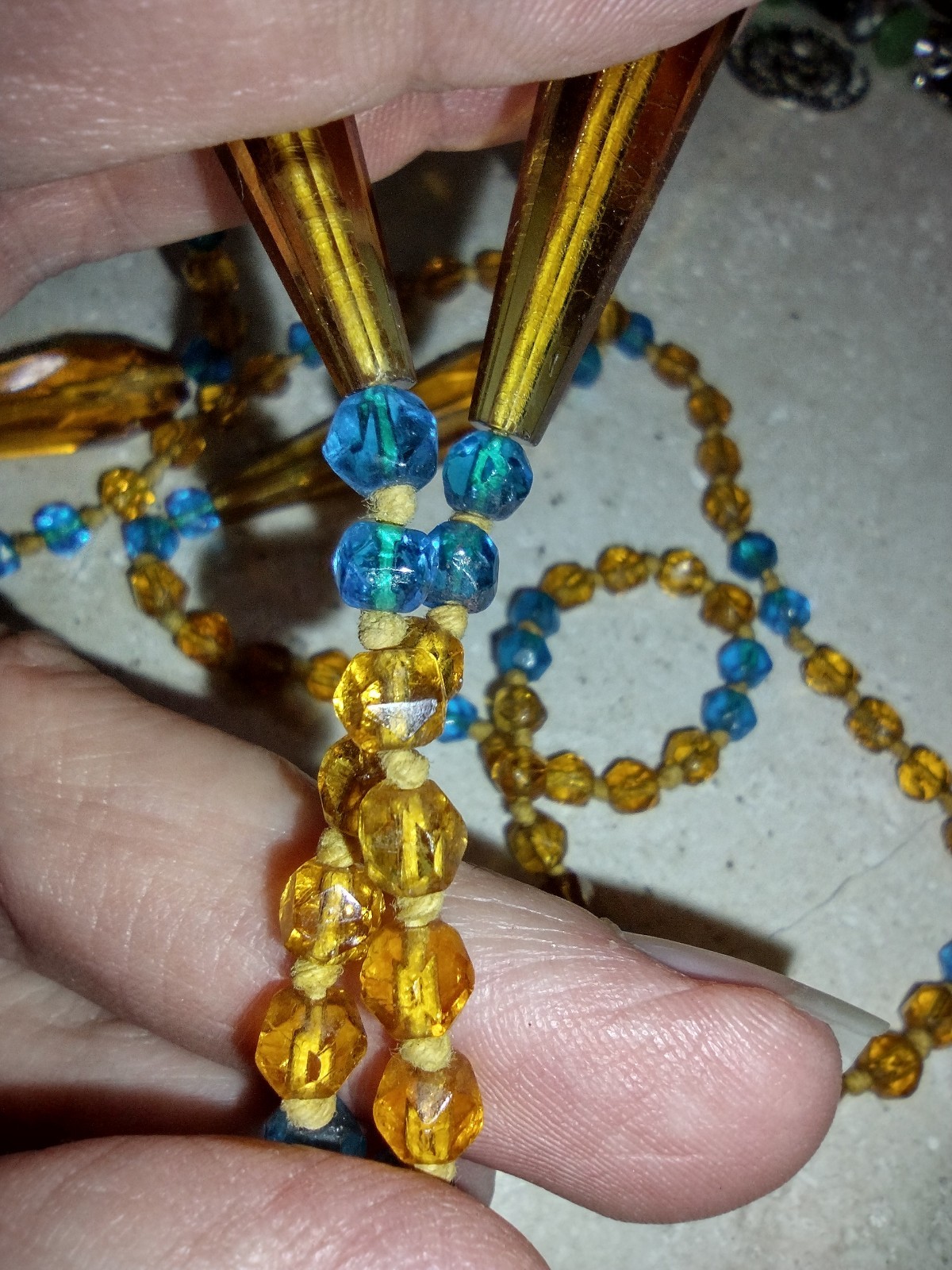 Authentic 1920s Art Deco Hand-Knotted Molded Glass Sautoir Flapper Necklace