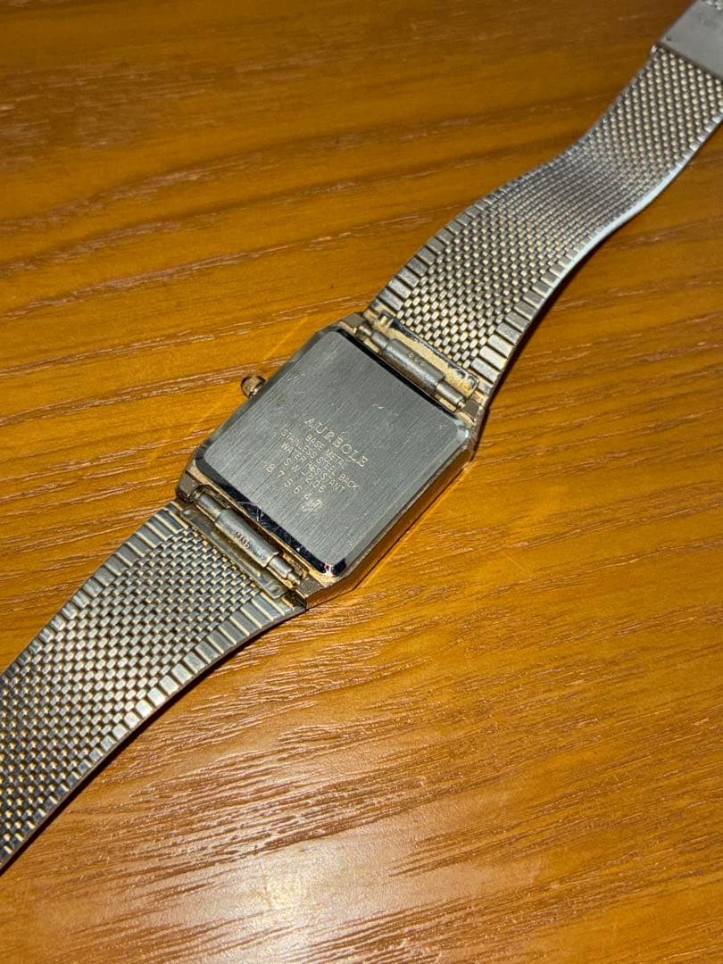 Aureole Quartz Analog Wristwatch