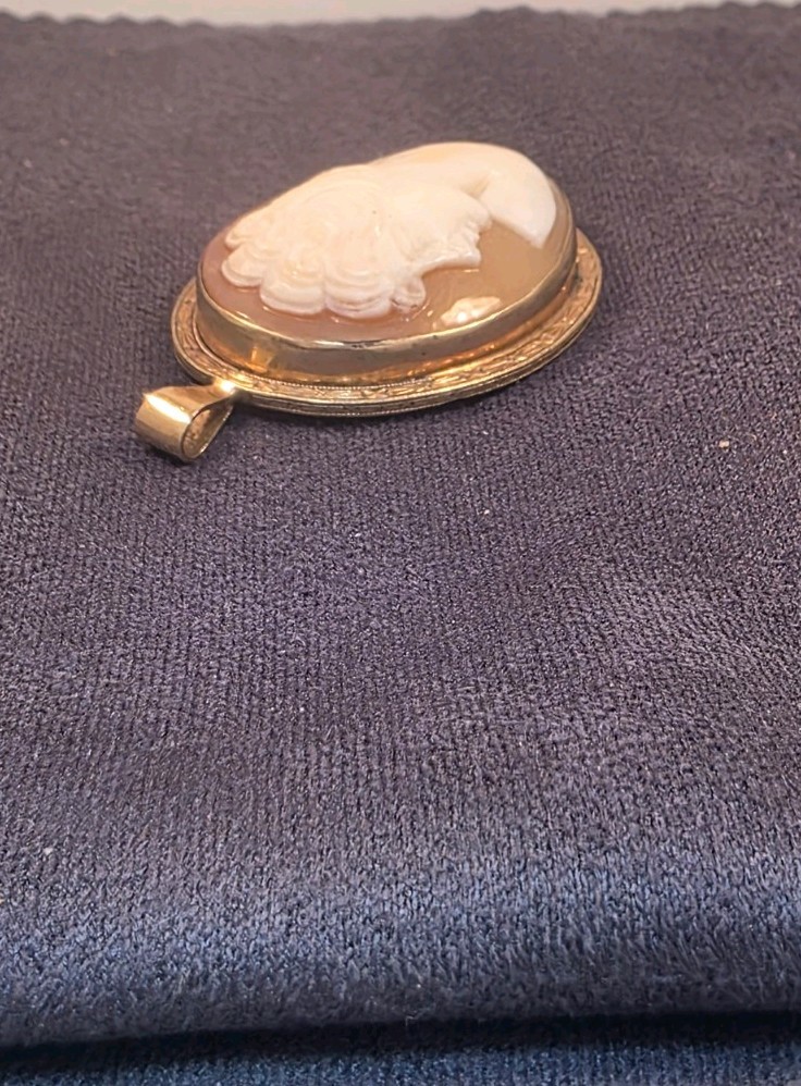 Victorian Era Carved Shell Cameo Pendant 1/20 10KT Gold Filled Stamped C.T.