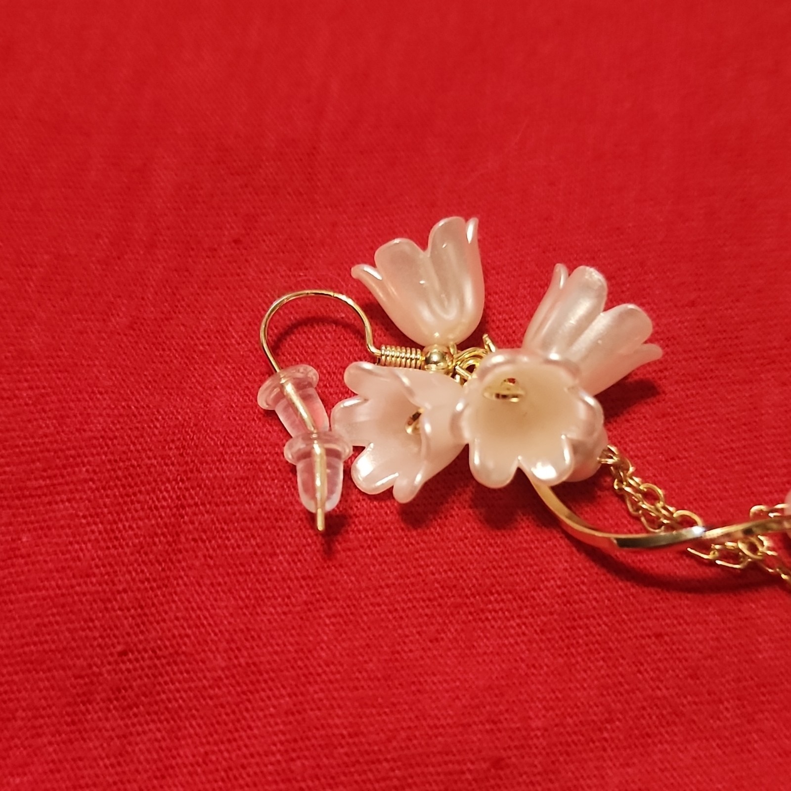 Gold Tone White Flower Simulated Pearl Dangle Drop Hook Earrings 6 in