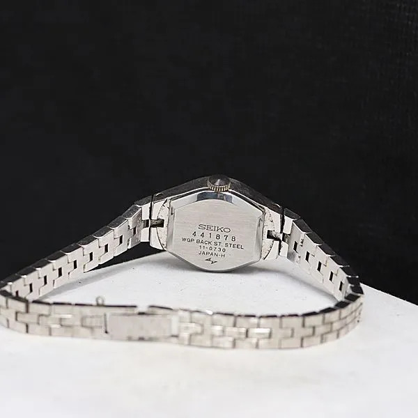 Working condition, excellent condition Seiko 11-0730 manual winding silver dial