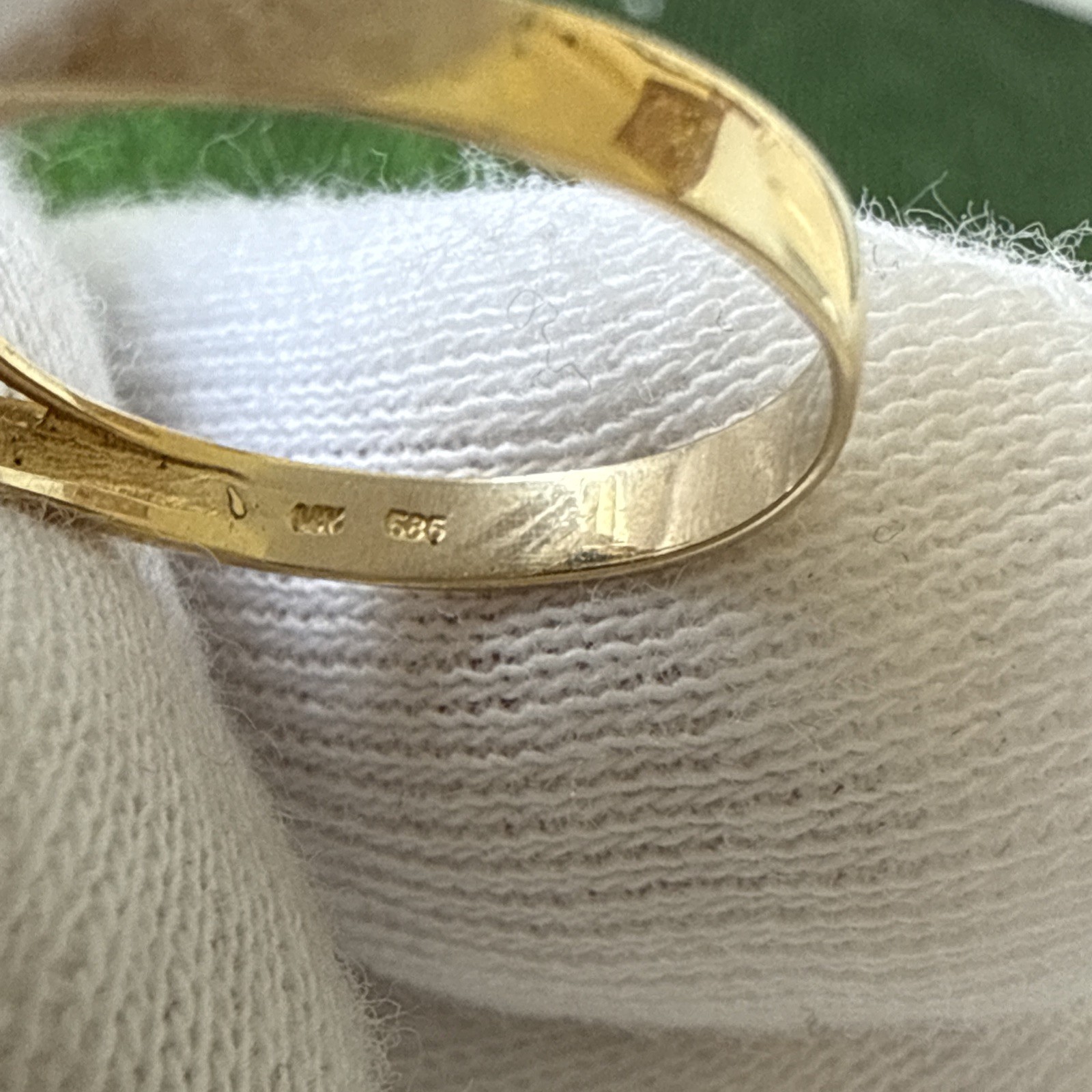 Vtg. Stamped 14K /585 Solid Yellow Gold Mosaic Opal Large Face Ring ,Sz:6.5