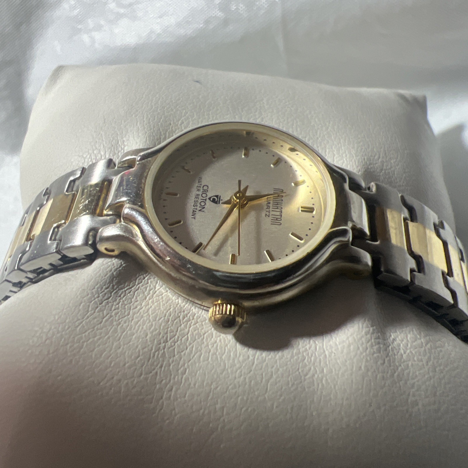 Manhattan by croton, ladies watch, water resistant, Japan, 22 mm case, stretch