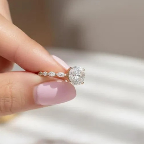 1.60 CT Round-Cut EF/VS1 Lab Grown Diamond Engagement Ring 14K Yellow Gold