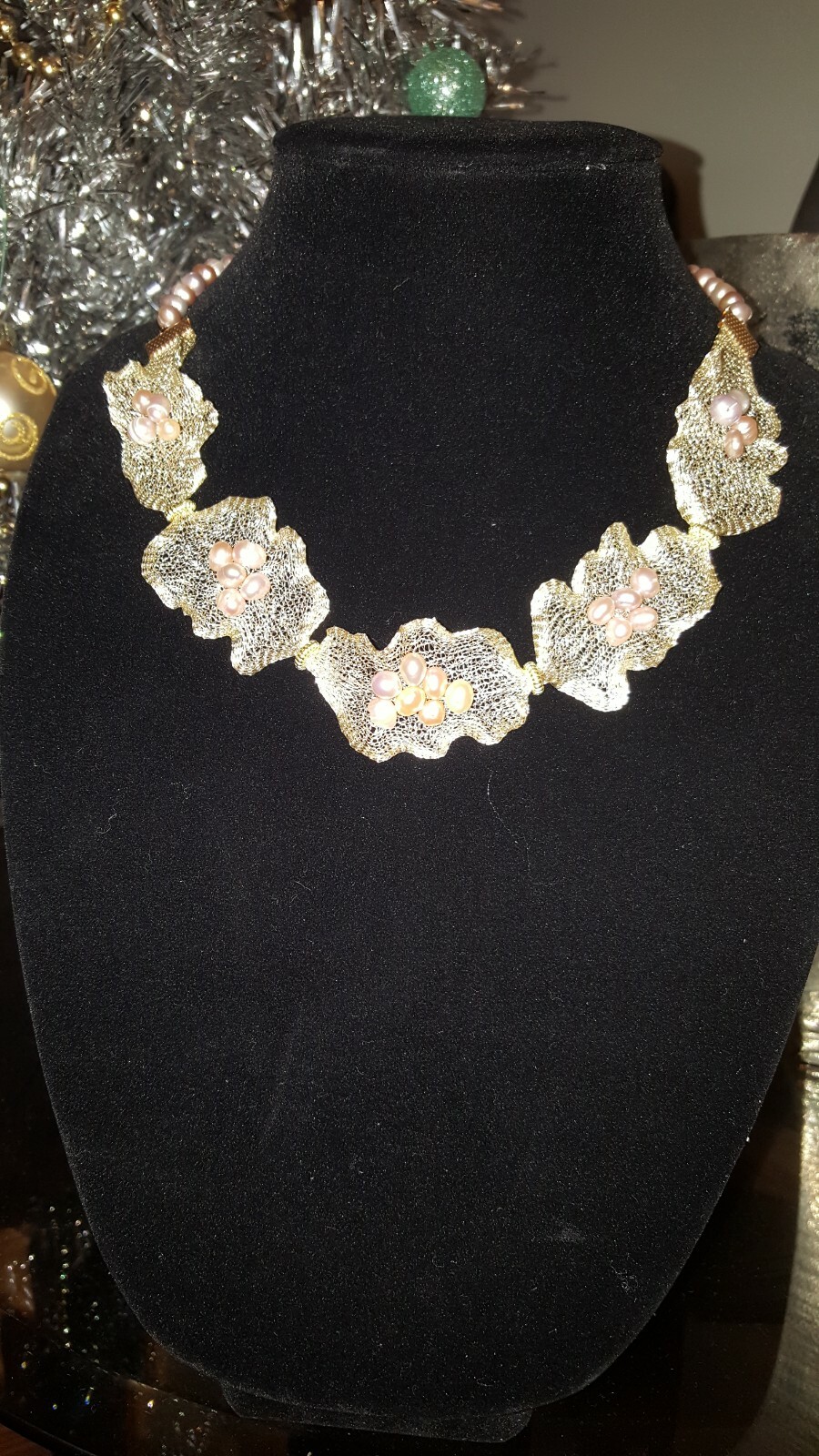 fashion jewelry necklace Italian mesh pearl elegant and contemporary  art
