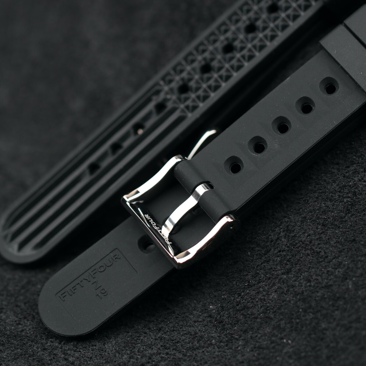 SLA025 Homage Titanium Grade 5 Solid endpiece 19mm waffle strap Gold dial