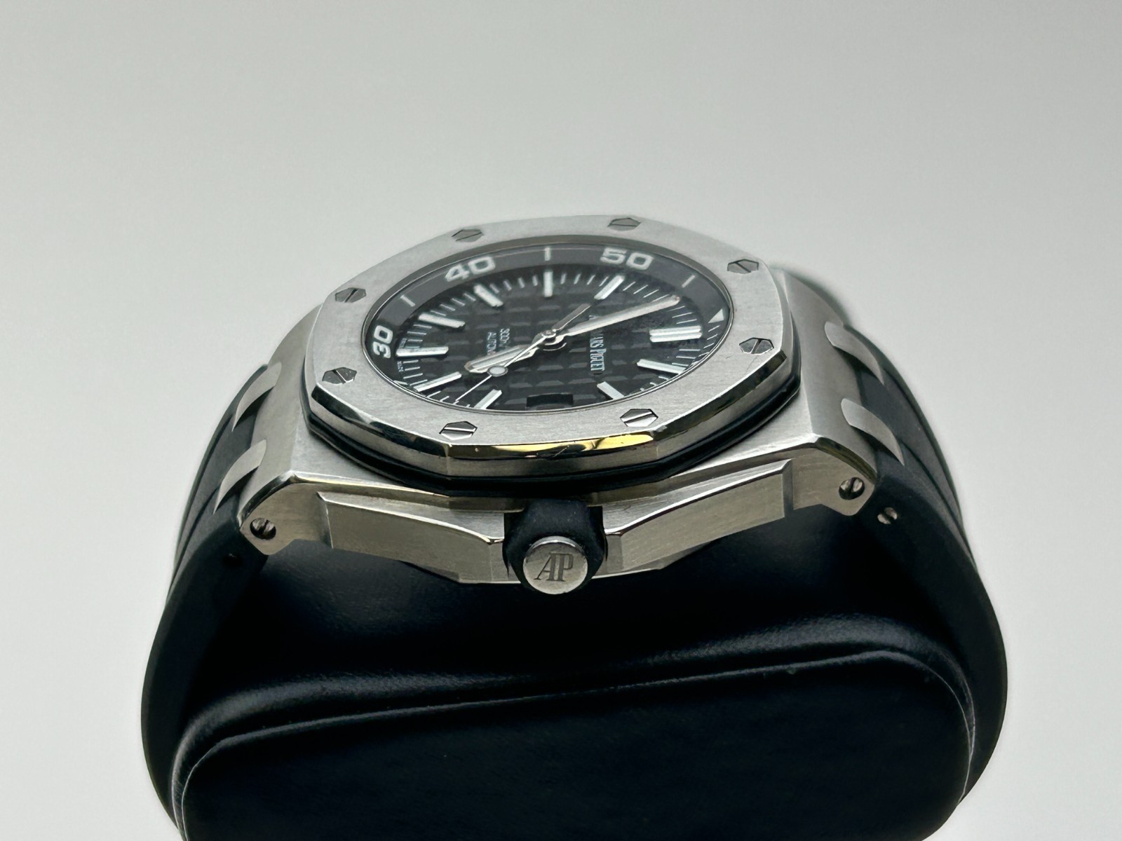 Audemars Piguet Royal Oak Men’s Black Watch – 15710ST.OO.A002CA.01. Full set.