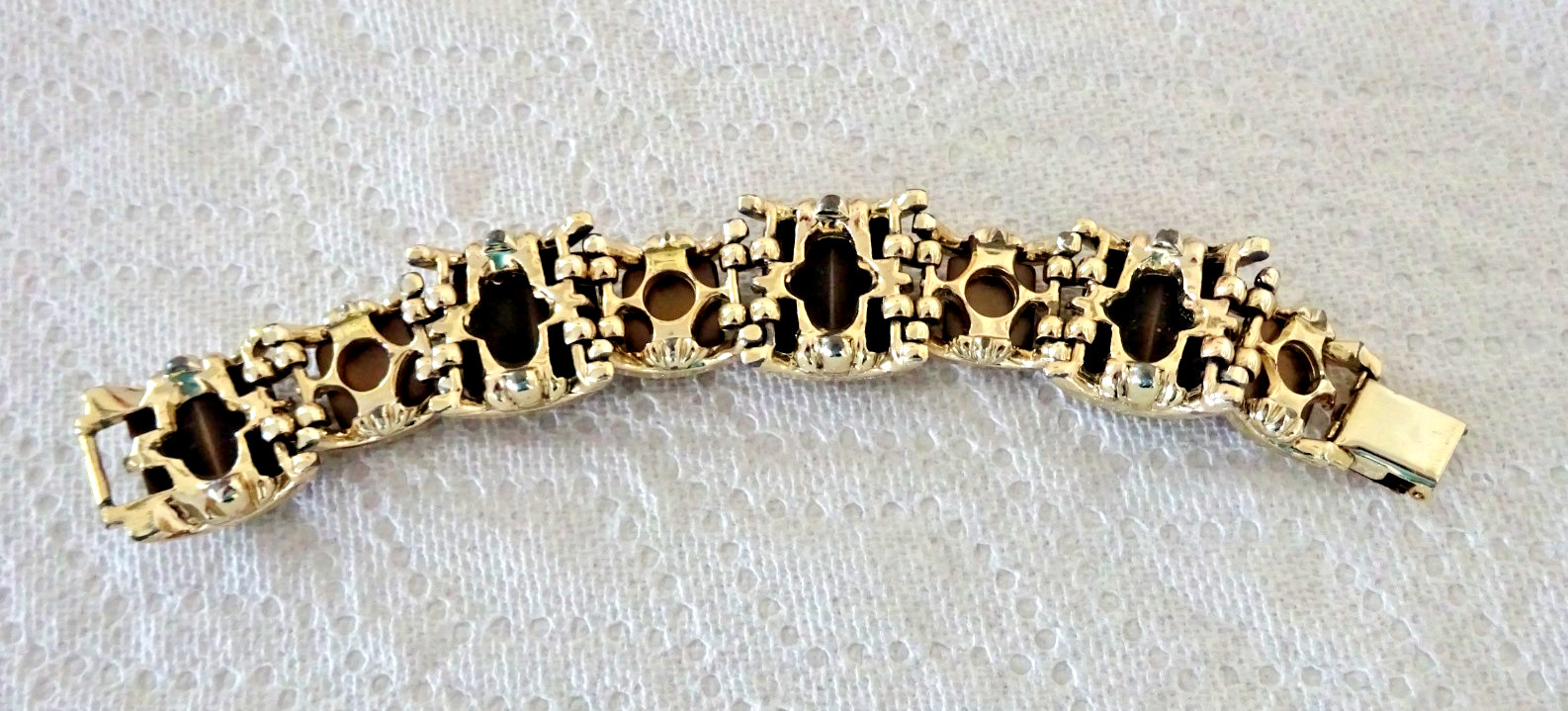 VINTAGE 70’s/80’s CHUNKY GOLD TONE BROWN MOONGLOW LUCITE LINK BRACELET, 7-3/4″