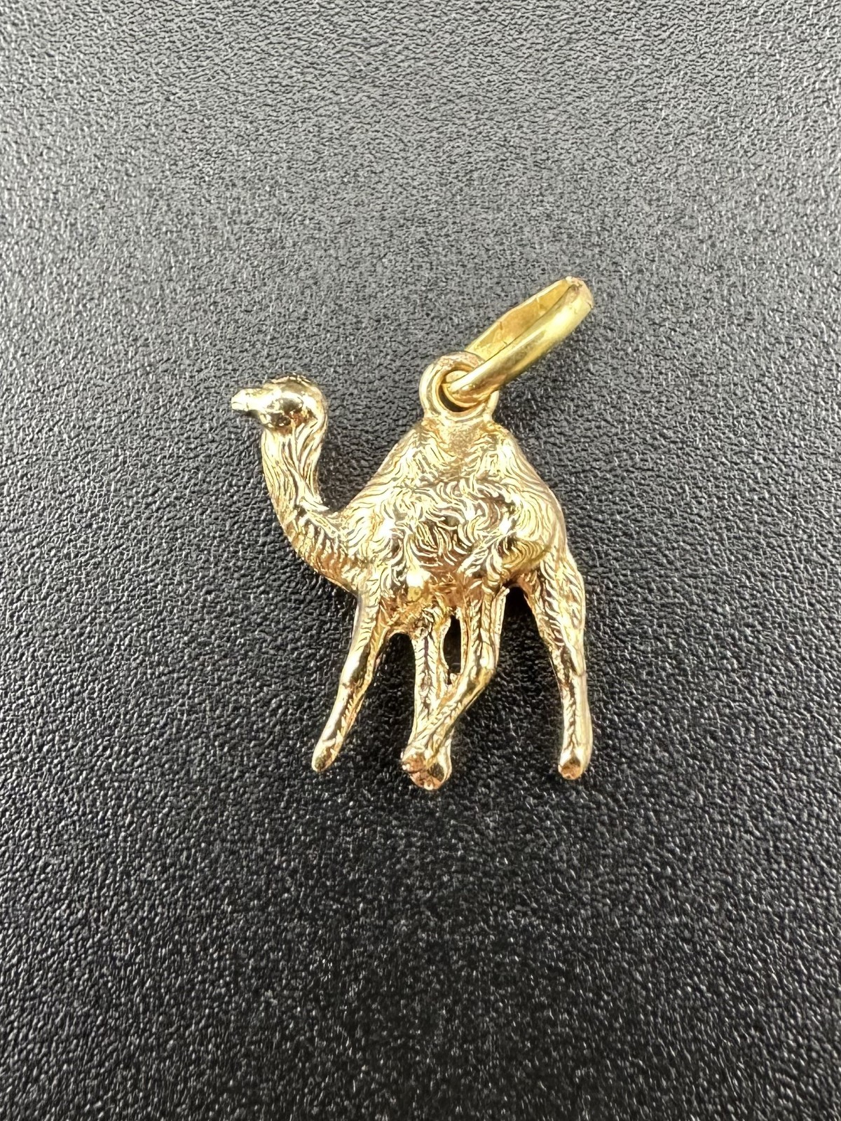 18k Yellow Gold Camel Pendant Charm 1.0dwt 1.6g