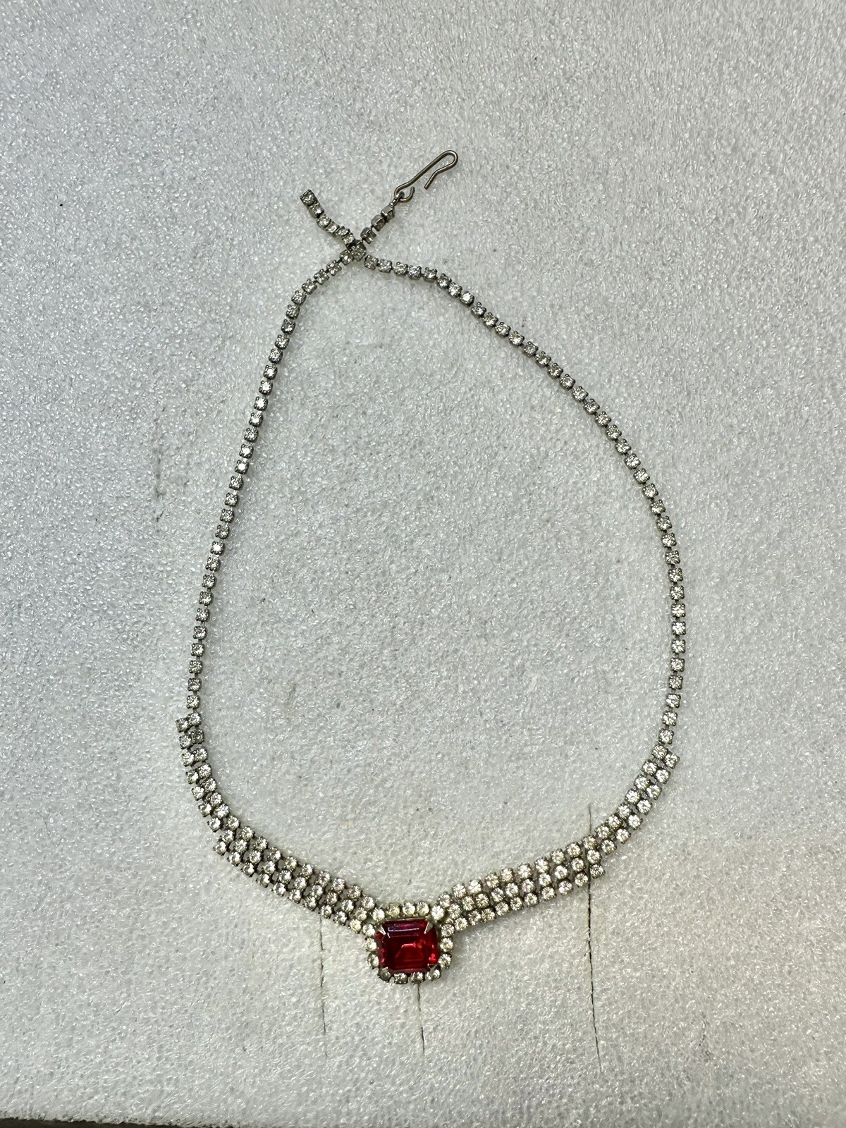 VTG 1950s Prong Set Rhinestone 17” Necklace W Large Fed Stone In Center