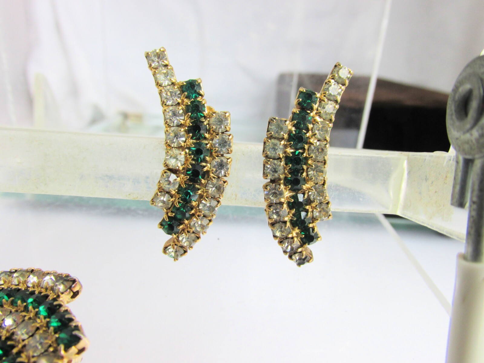 Vintage Swirls Sparkling Green & White Rhinestone Pin & Earrings Set