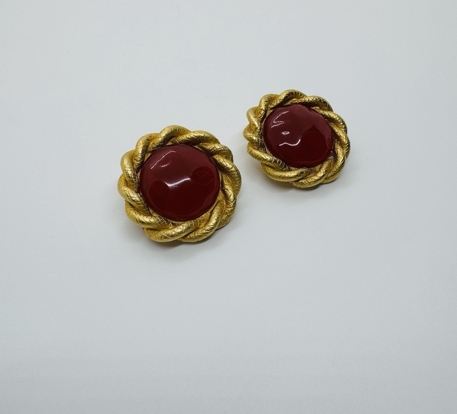 Vintage 80s Ann Taylor Red Resin Gold Rope Clip-On Earrings Statement Signed