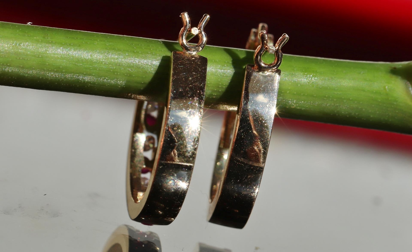10k yellow gold earrings 0.27ct natural, treated ruby diamond hoop 2.20gr N3634