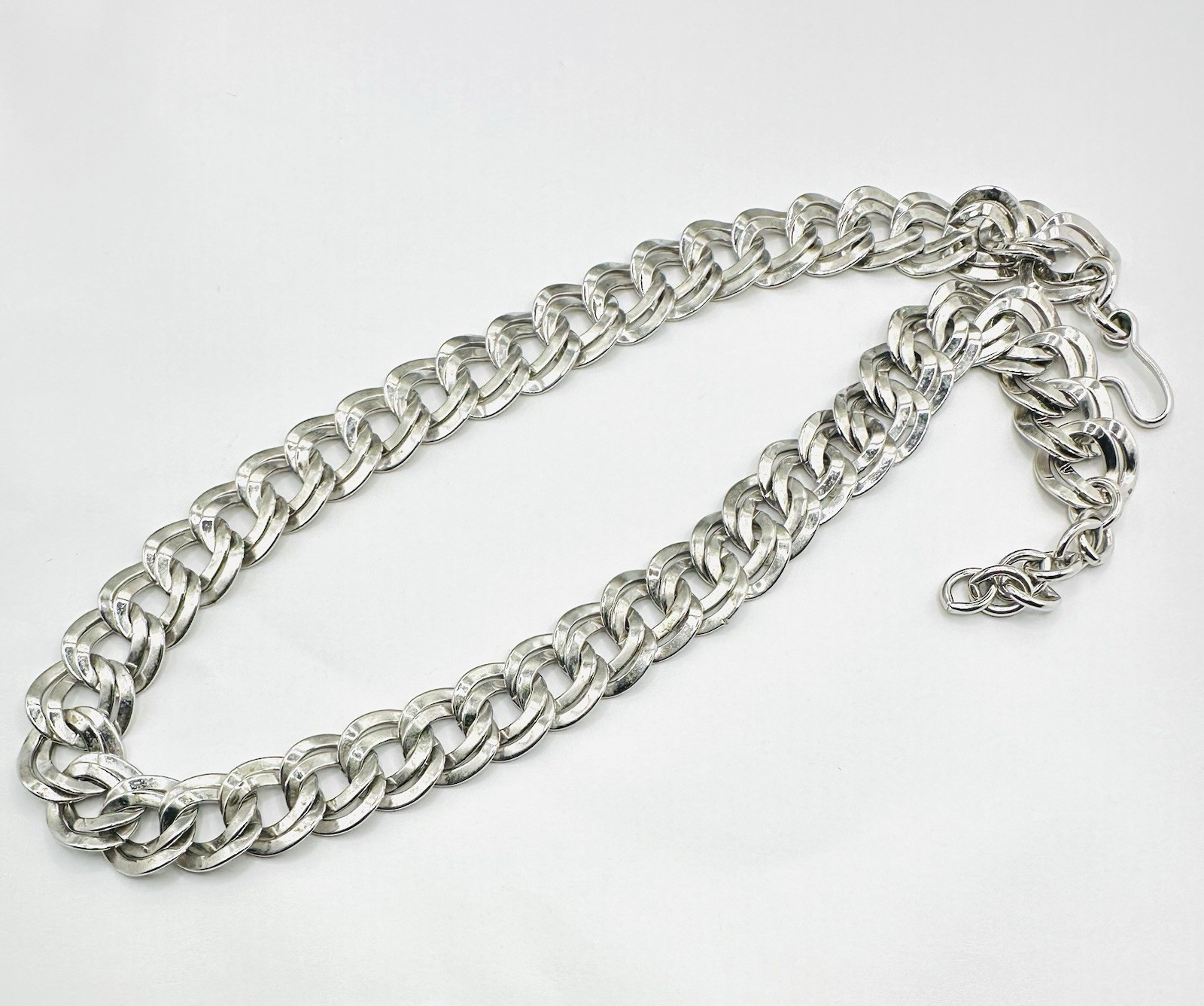 MONET SILVERTONED WITH DOUBLE LINKS HOOK CLASP NECKLACE# 23-26