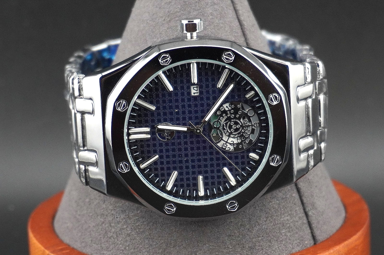 Watch AJ USA(NEW) In Carrying Case – Black Dial. QUALITY WATCH Stainless Steel.