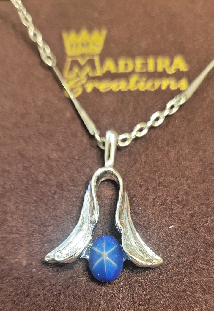 Madeira boxed Oval Cut 6 Rays Star Blue Sapphire Gemstone Necklace