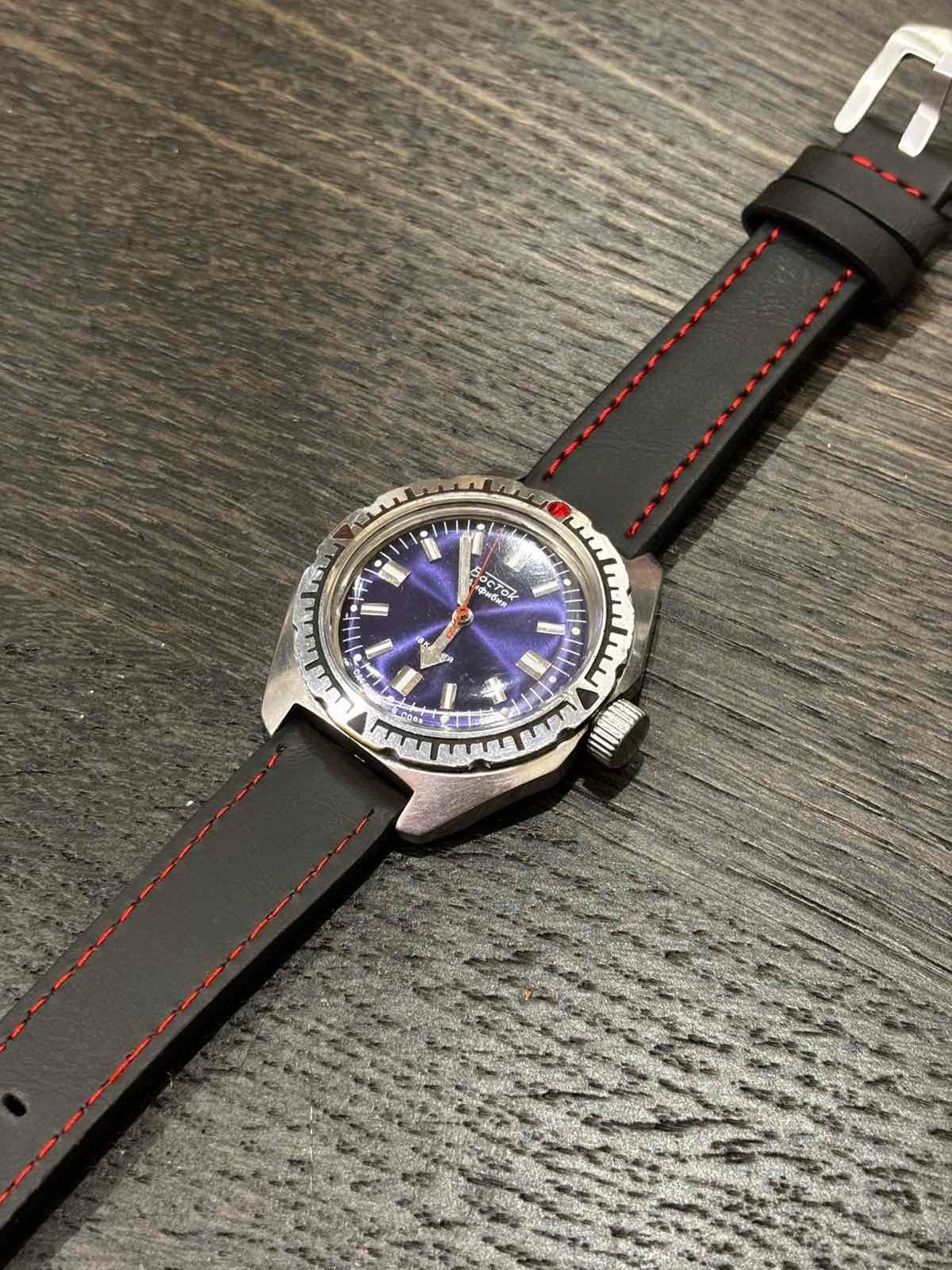 Vostok Amphibia USSR Vintage Mechanical Watch Blue Dial 18 Jewels Serviced New S