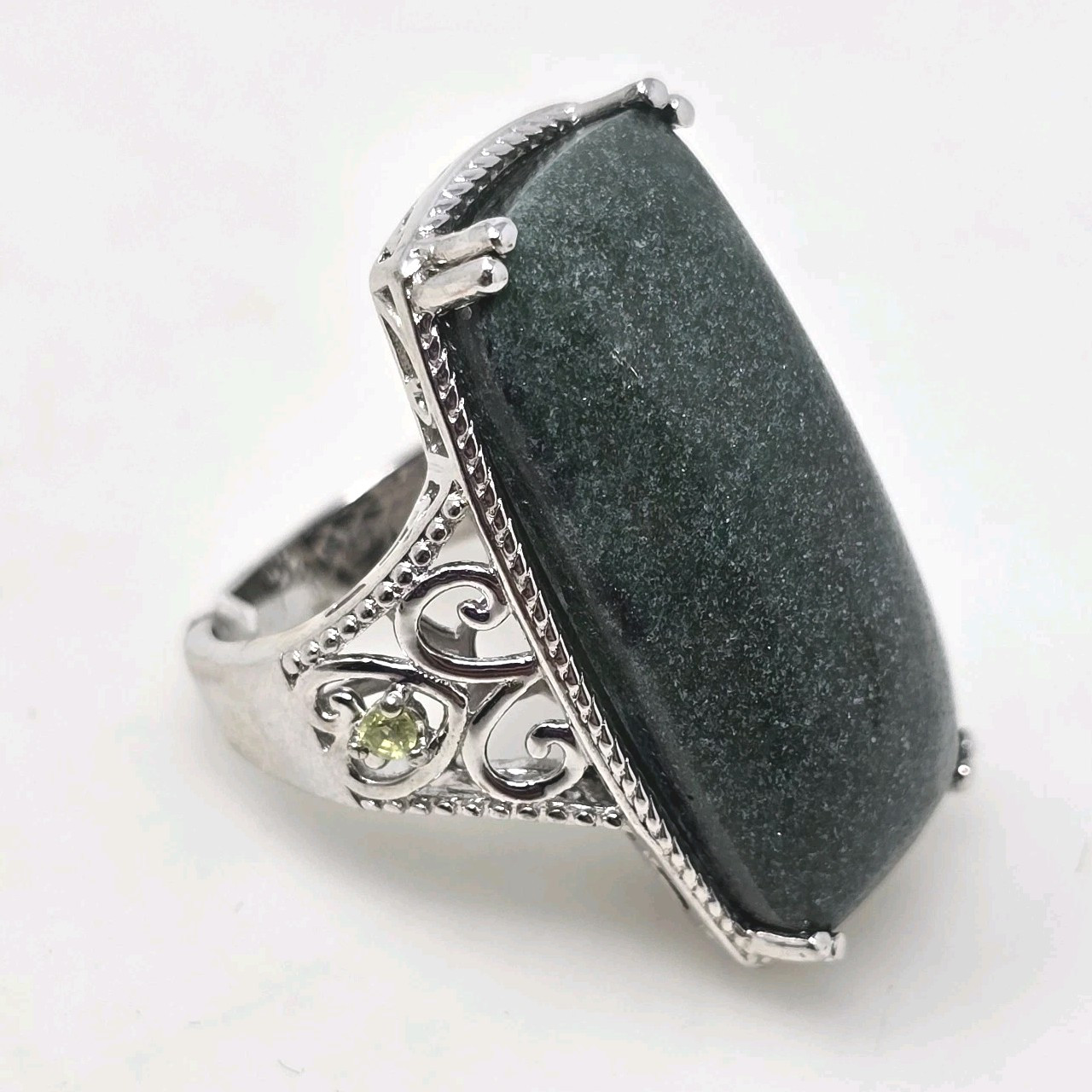 Karis STS Green Goldstone Statement Ring Sz 7 NWOT