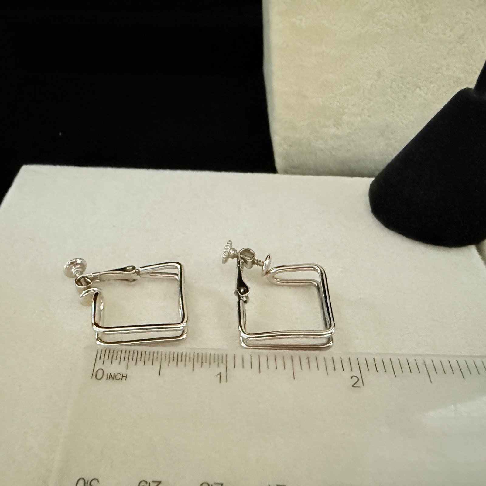 VTG. ESTATE NAPIER SHINY SILVER TONE DOUBLE ASYMMETRICAL HOOPS EARRINGS-BG177