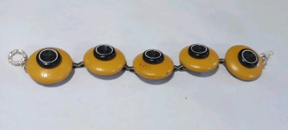 Vintage Mustard Yellow Mixed Material/Metal bottom Button Bracelet 6.5″