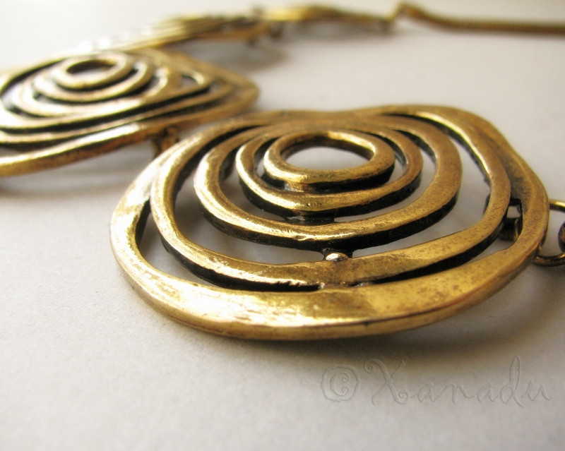 Gold Tone Spiral Circle Statement Necklace Modern Geometric Fashion Jewelry
