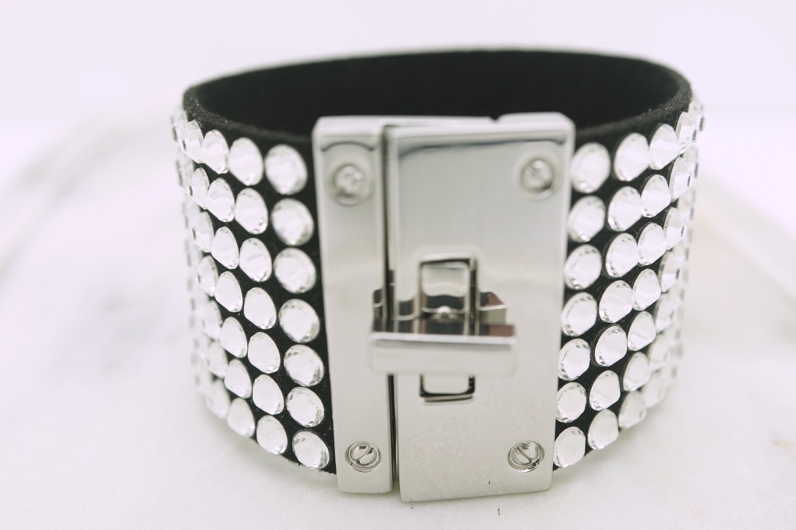 Turn Lock Bling Black Bracelet Silver Plated NEW