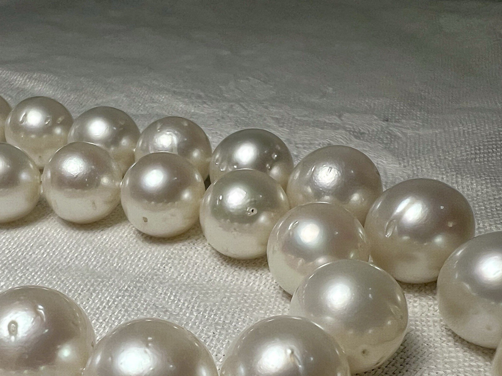 AUTHENTIC 18” Graduated White South Sea Saltwater Pearl 12-15.4mm Necklace