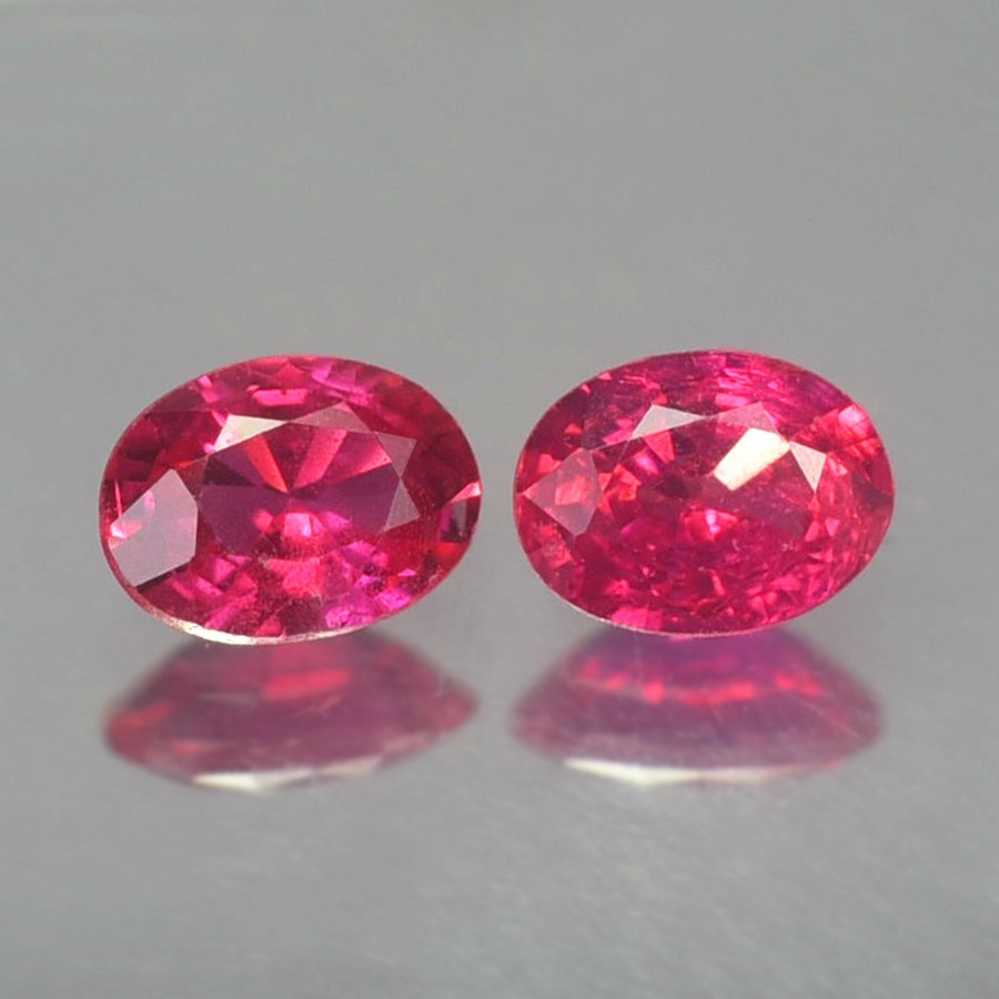 0.36CT CHARMING AA PAIR UNHEATED UNTREATED OVAL PINKISH RED RUBY NATURAL