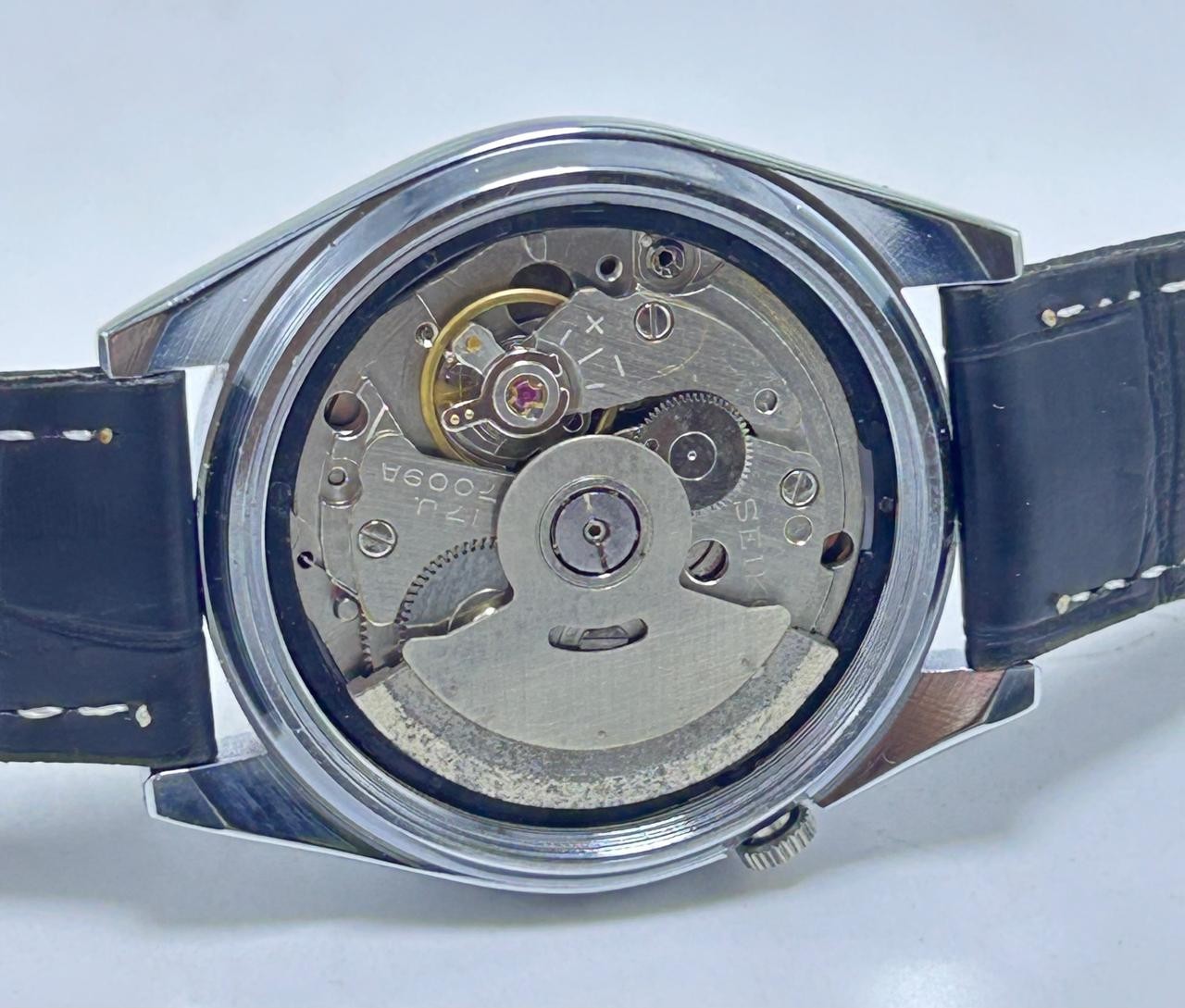Vintage Seiko 5 Black Dial Day Date Automatic Japan Movement No.7009A Men Watch