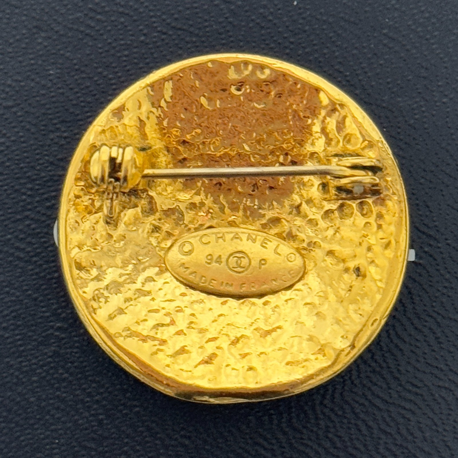 CHANEL 94P CC Logo COCO Mark Round Brooch Gold Accessory Authentic Japan