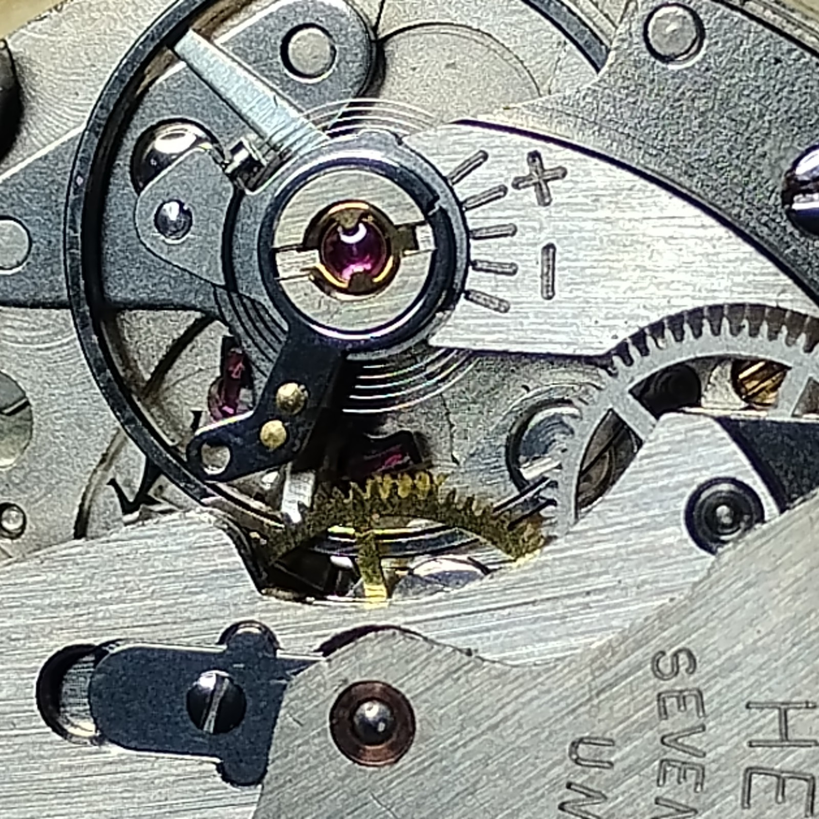 VINTAGE HELBROS Selfwind 17J Day/Date Mechanical Watch Runs Parts or Repair