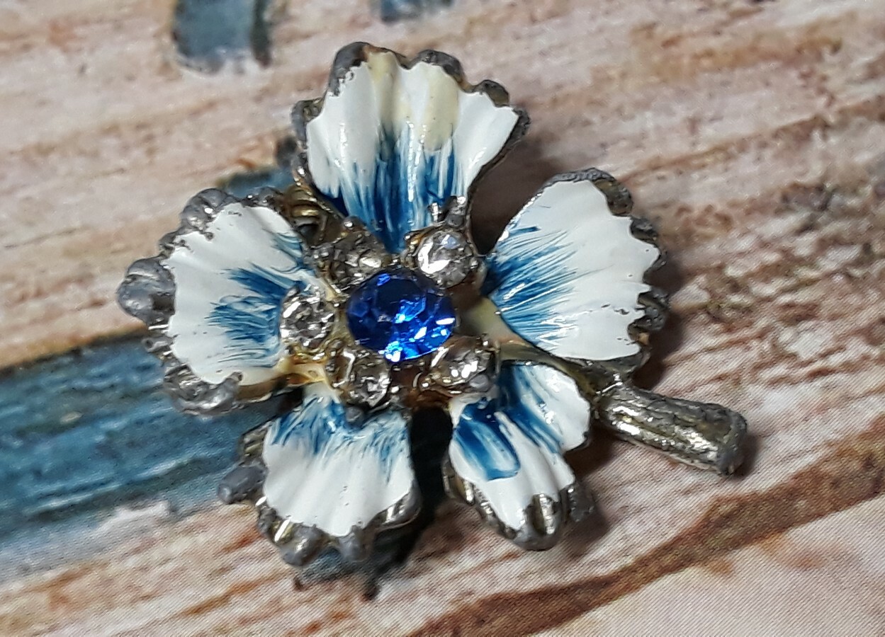 Silver Tone Brooch w/White & Blue Enamel Flower Design Blue & White Rhinestones