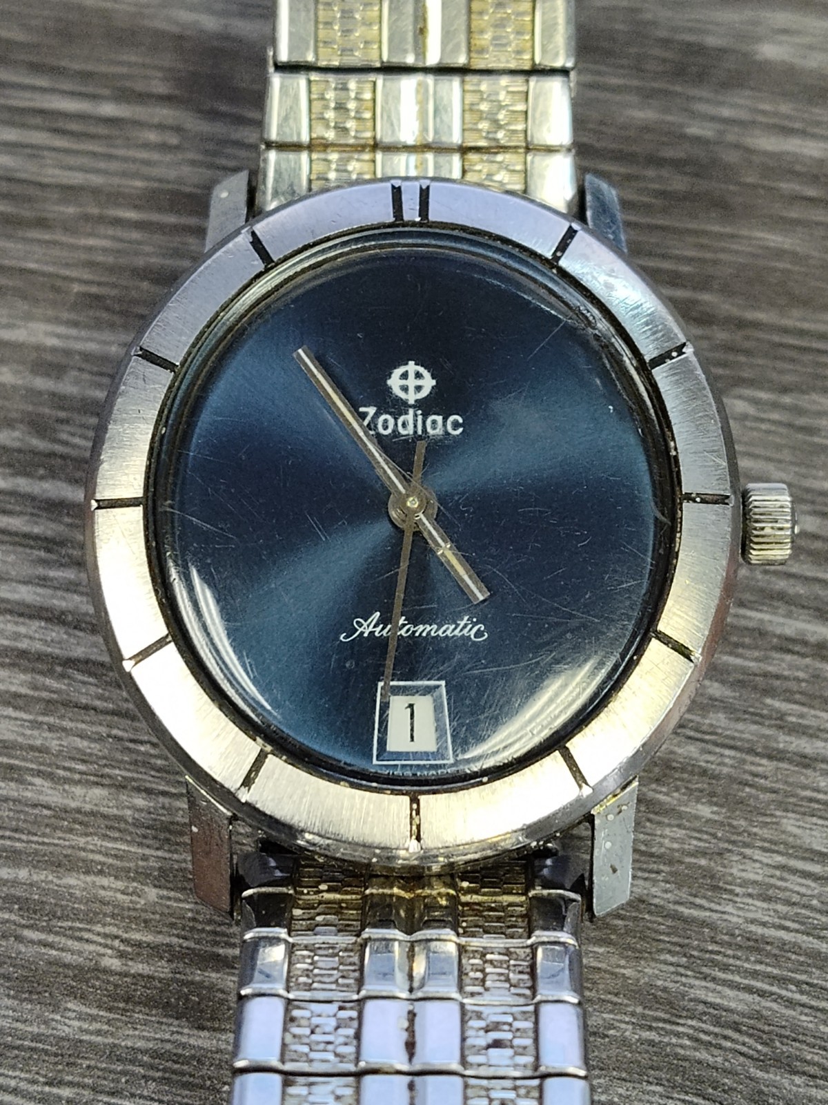 Zodiac Men’s Automatic Watch Vintage with Beautiful Blue Dial Working Condition