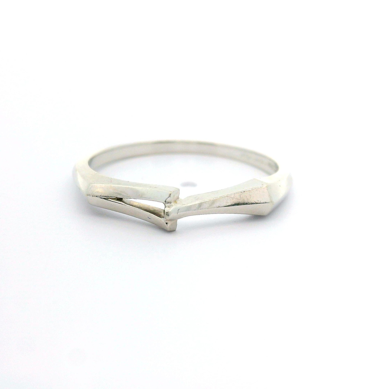 Vintage 14k White Gold ArtCarved Polished Interlocking band Ring Size 6.5