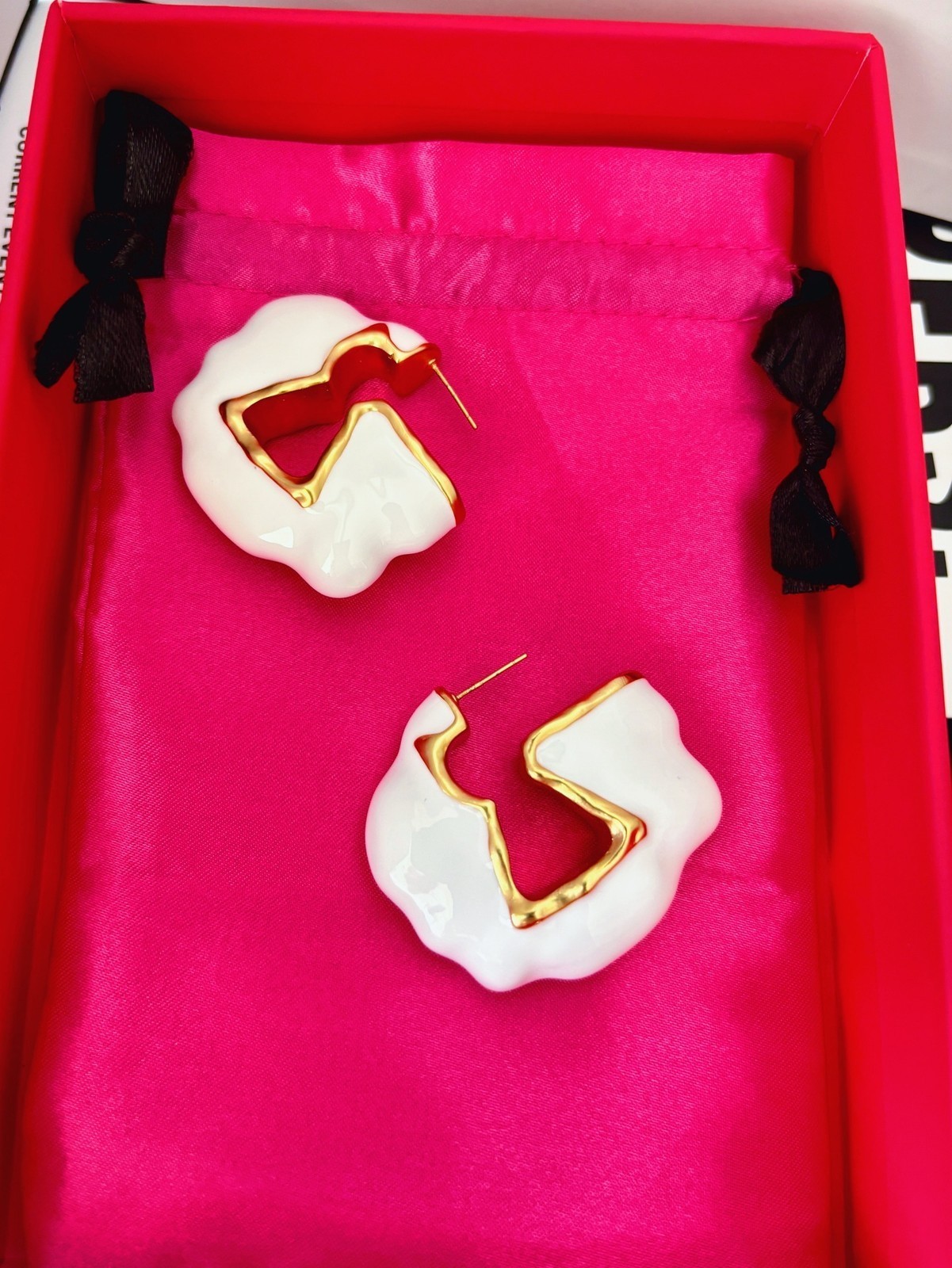 Schiaparelli Simple cloud white oil dripping brass sweet and fresh earrings