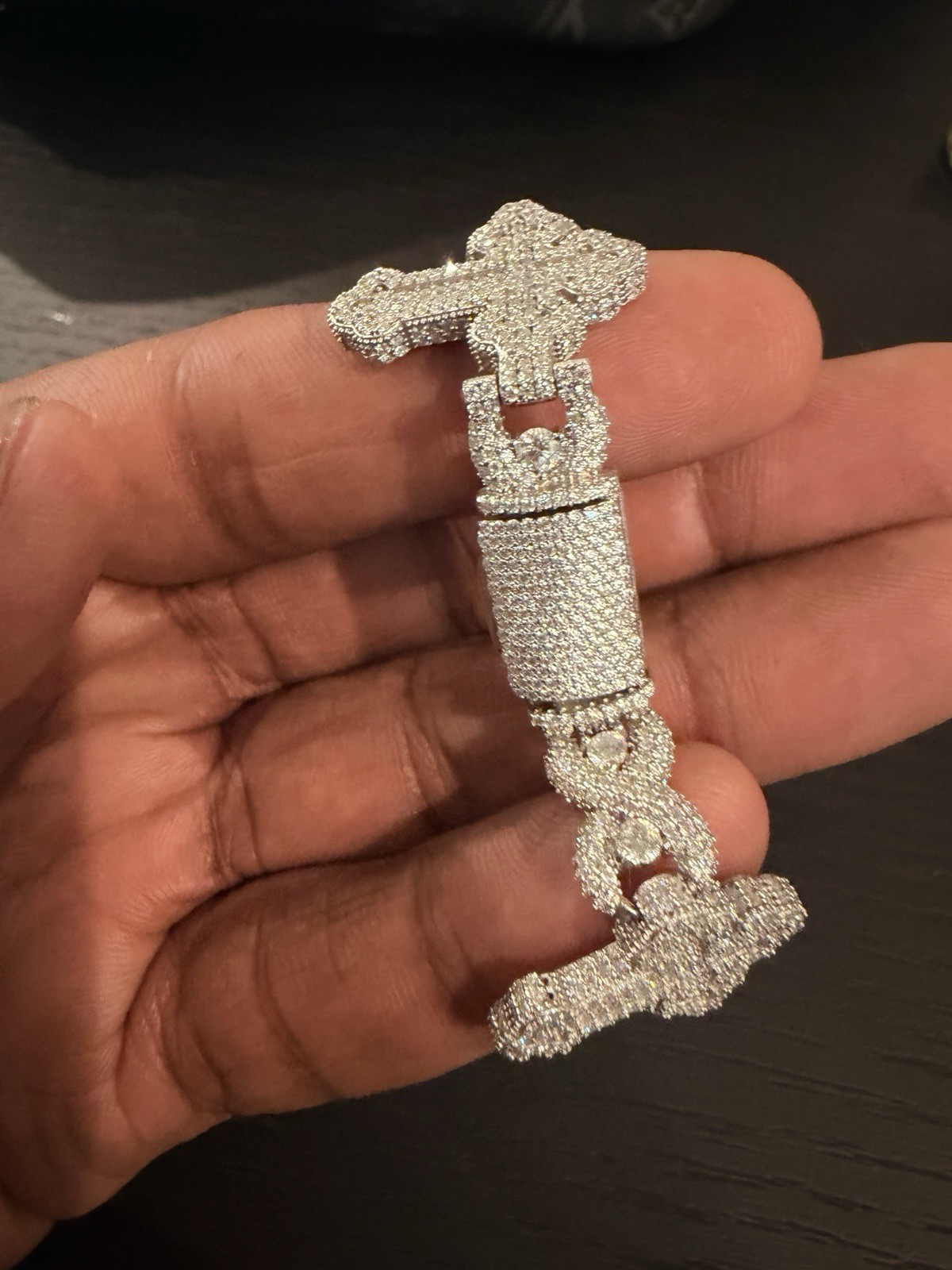 Brazalete el plata 925 pasa el detector de diamantes una pieza hermosa