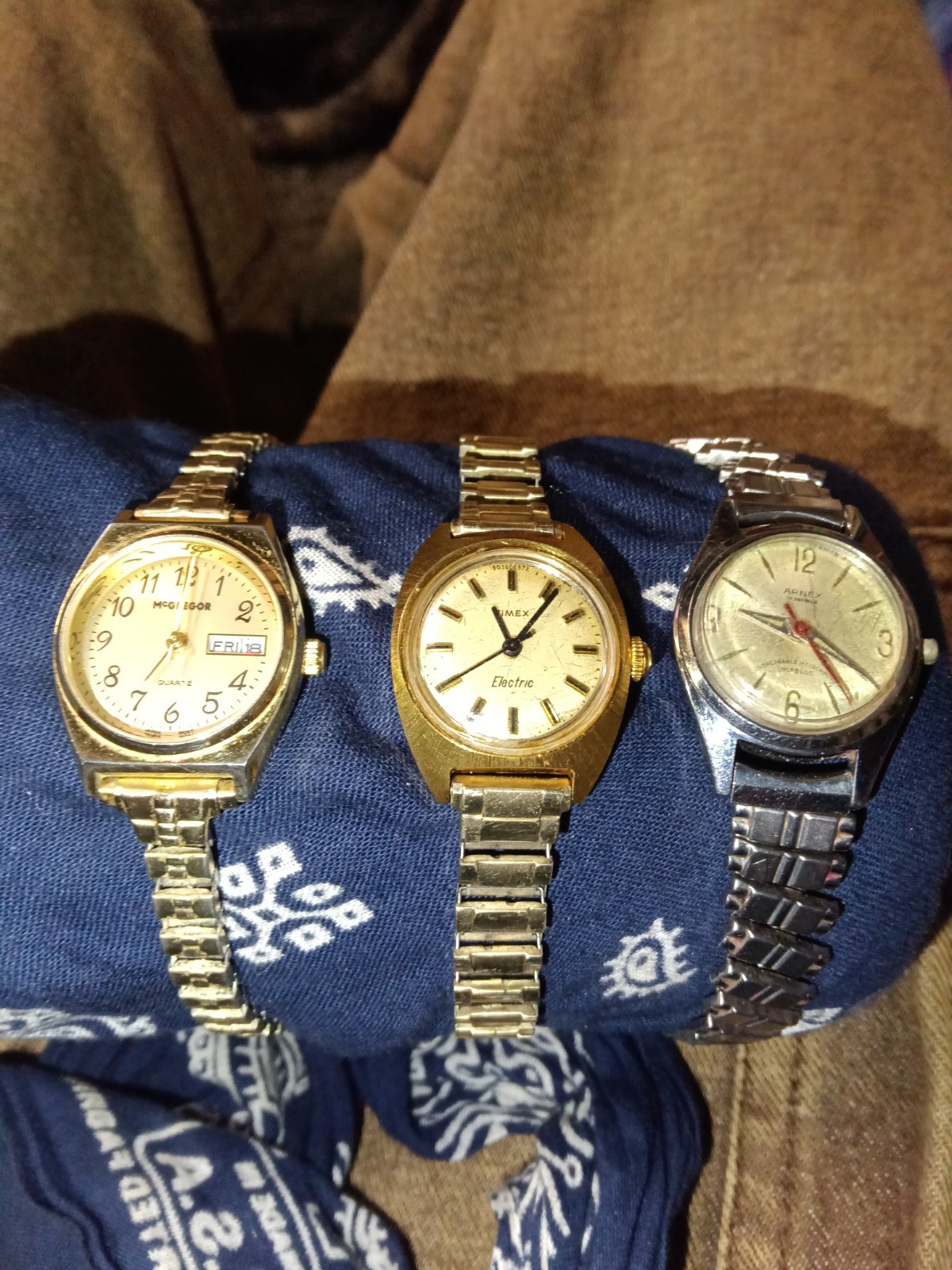 VINTAGE Watch Lot Men’s And Women’s Seiko, Citizen, Pulsar, Etc Gold Silver