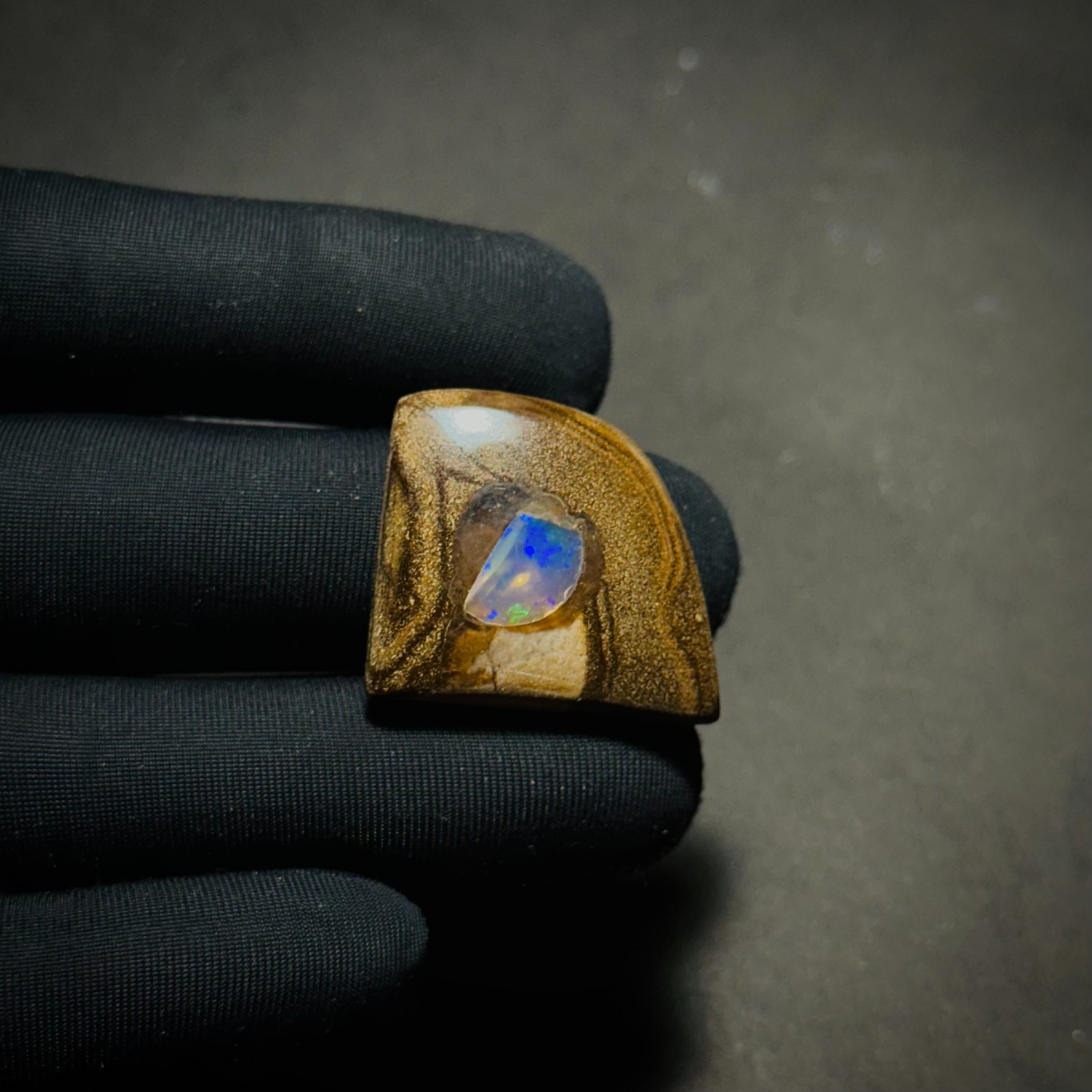 25Cts, Collector Grade Boulder Opal, Hand-Polished Opal, Opal Loose Stone 29×25