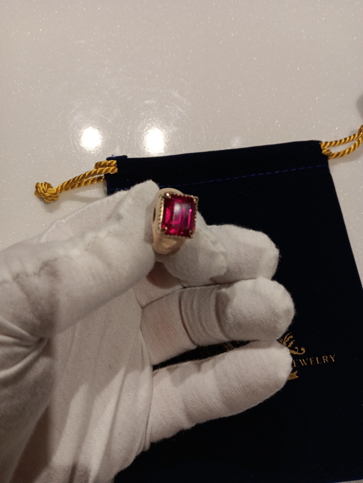 10k yellow gold ruby ring. Size 9
