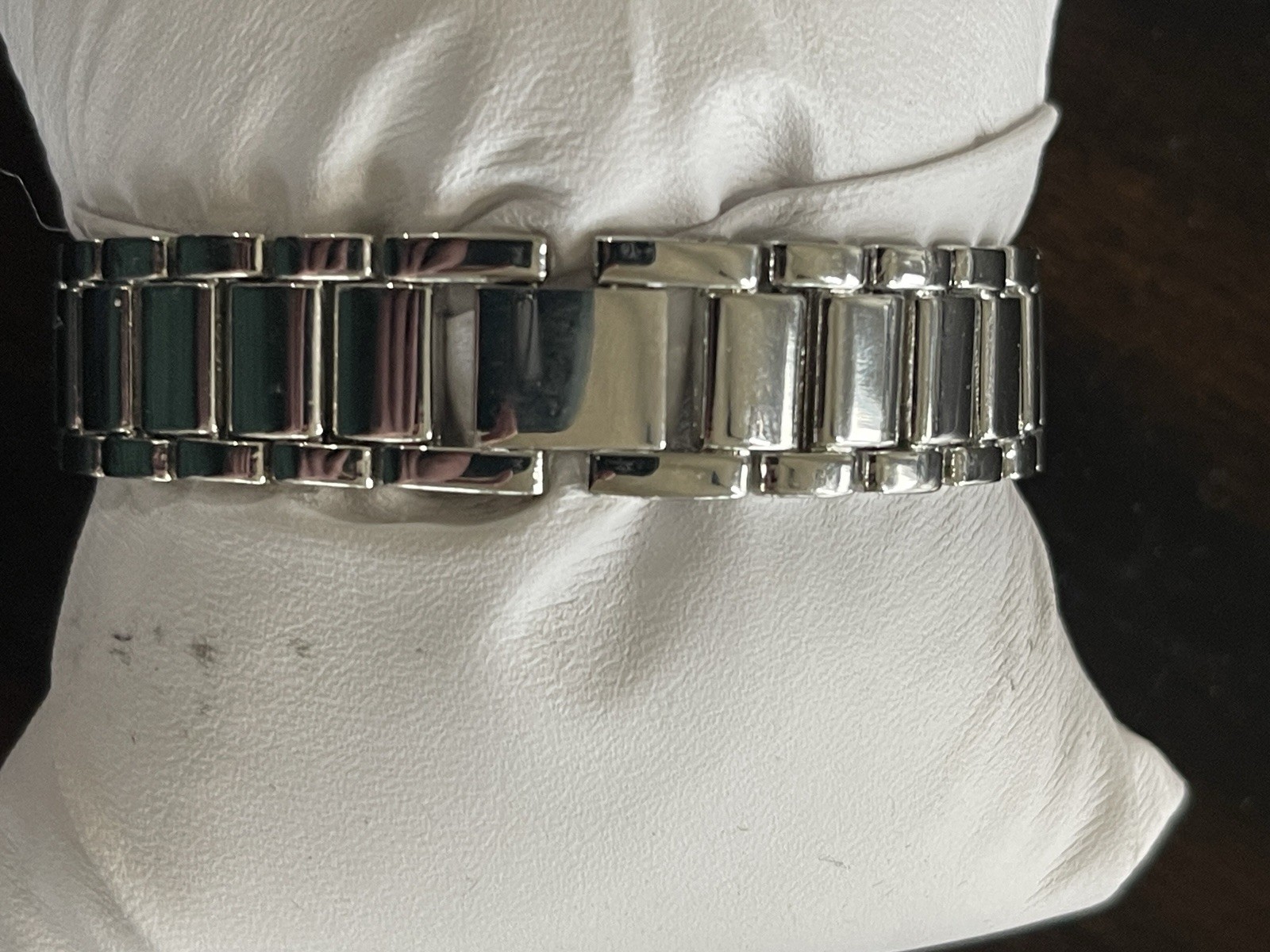 Aeropostale Women’s Watch Silver Stainless Steel Back 8/2018 Battery #LR626
