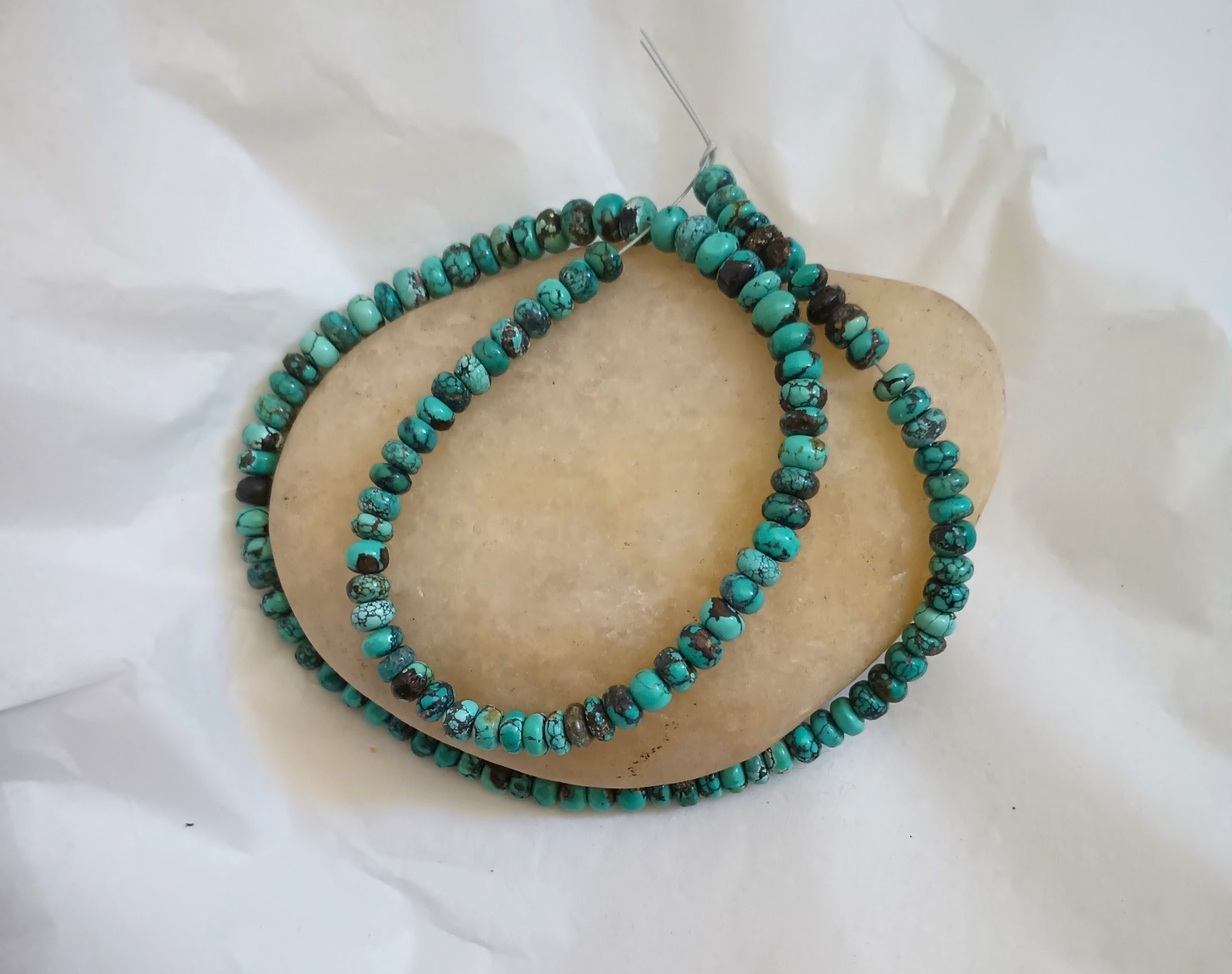 OLD STOCK HI-GRADE HUBEI TURQUOISE 5-6.5MM RONDELLE BEADS – 17.75″ – 1709E