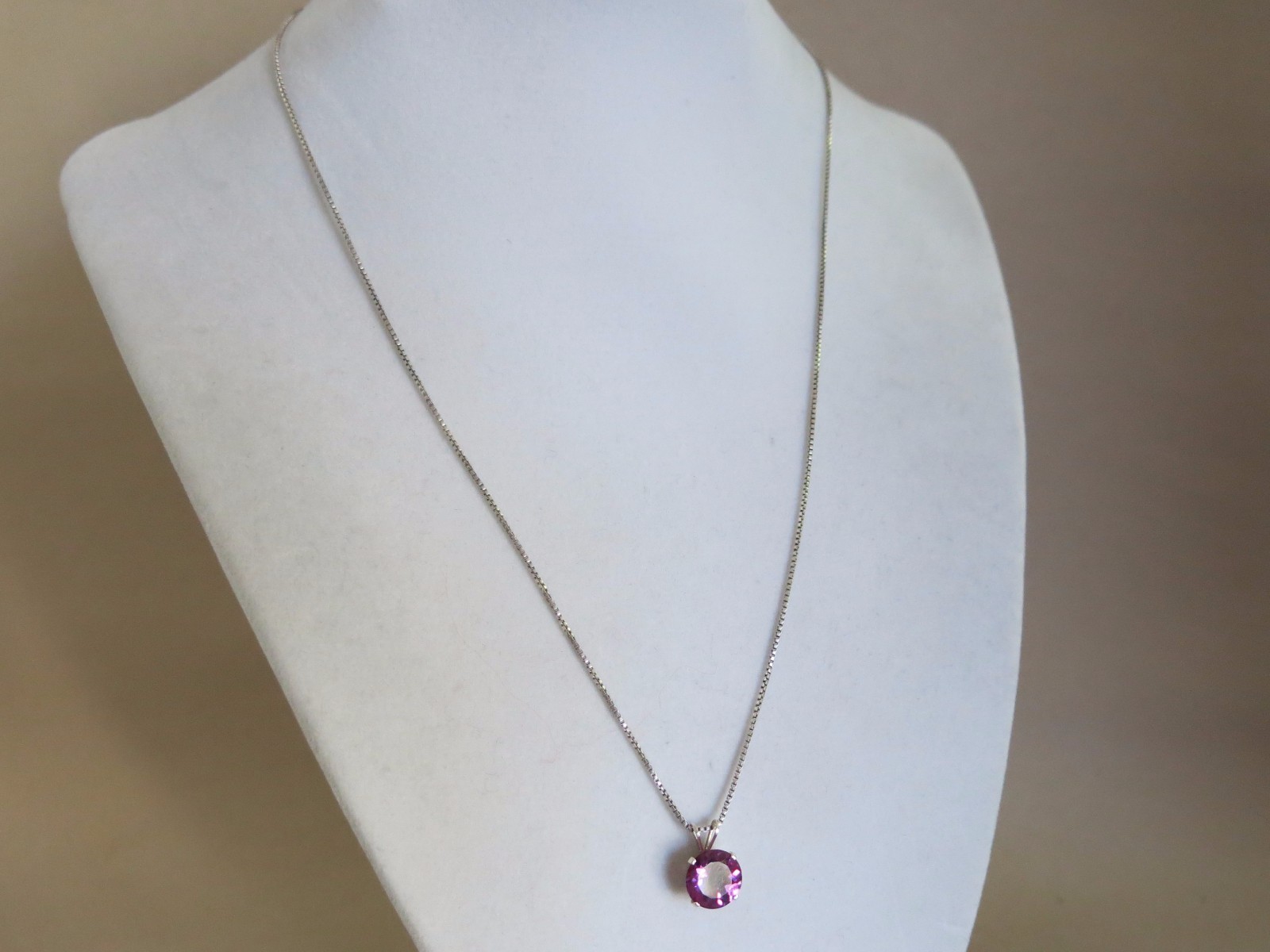 Pink Glass Pendant with an 18 in Sterling Chain 2.0g [2859]