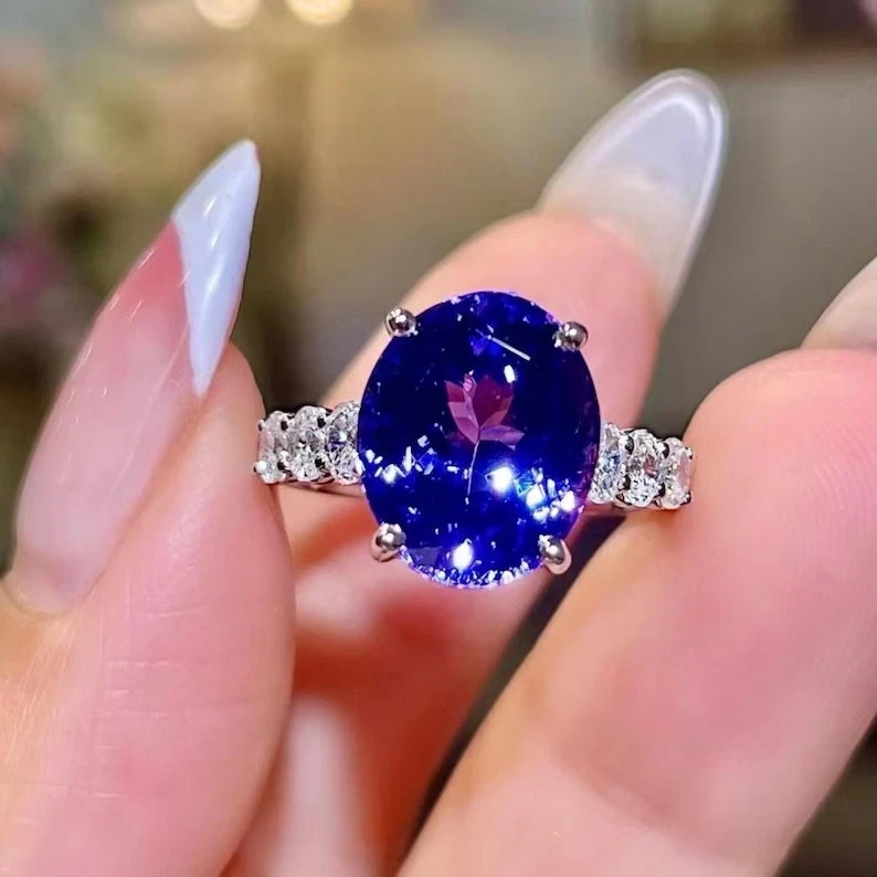 4.80Ct Oval cut Natural Tanzanite & Diamond 14K white gold Engagement Ring