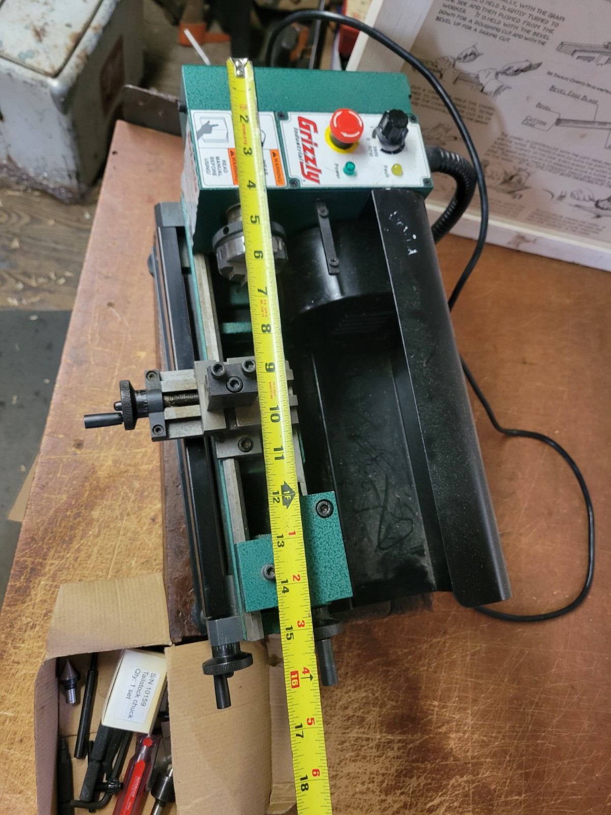 Grizzly G0745 Variable-Speed 4″x6″ Benchtop Metal Micro Lathe, Jewelers Lathe
