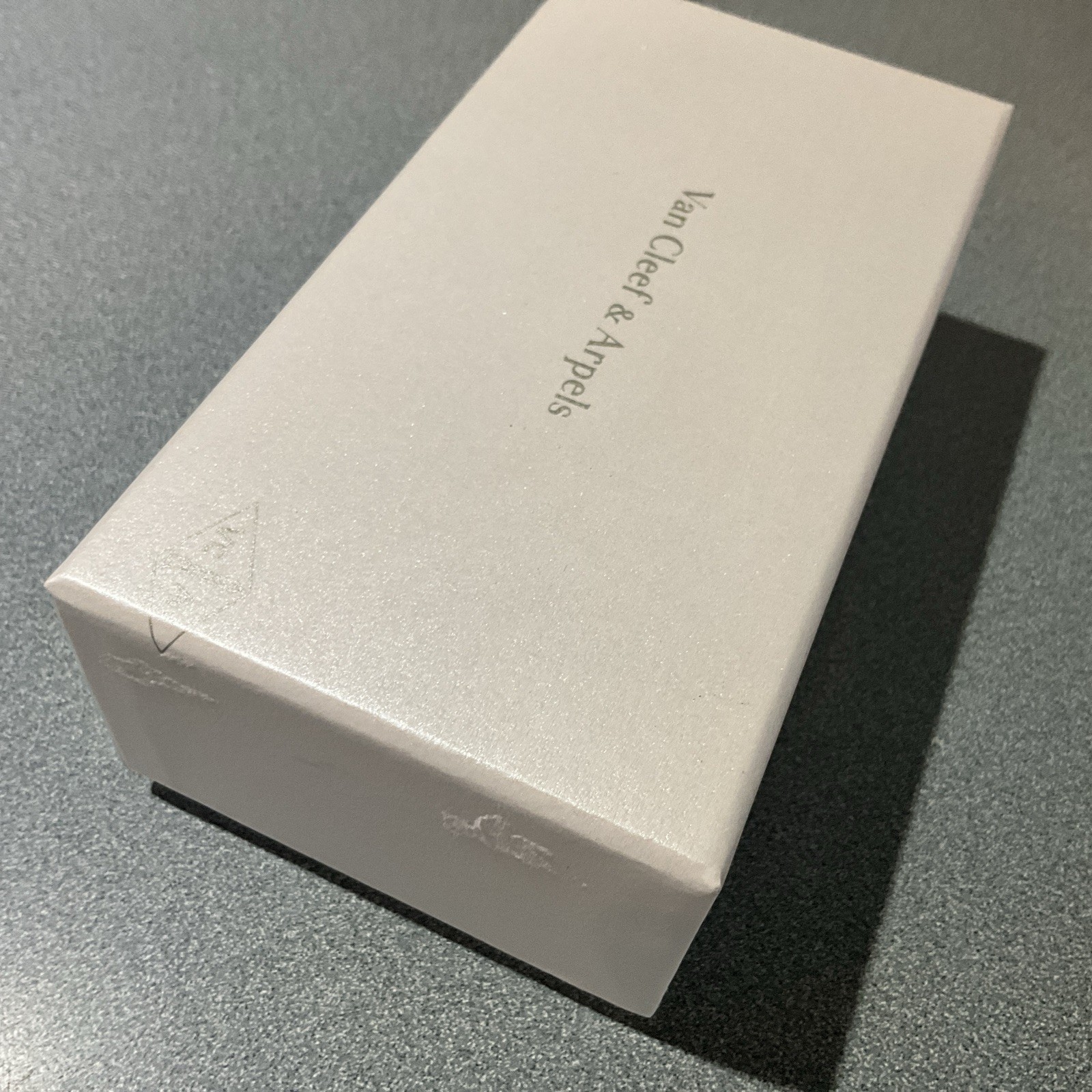 Van Cleef & Arpels EMPTY GIFT Box 6.75x 3.5×2.25 & Ribbon FREE SH