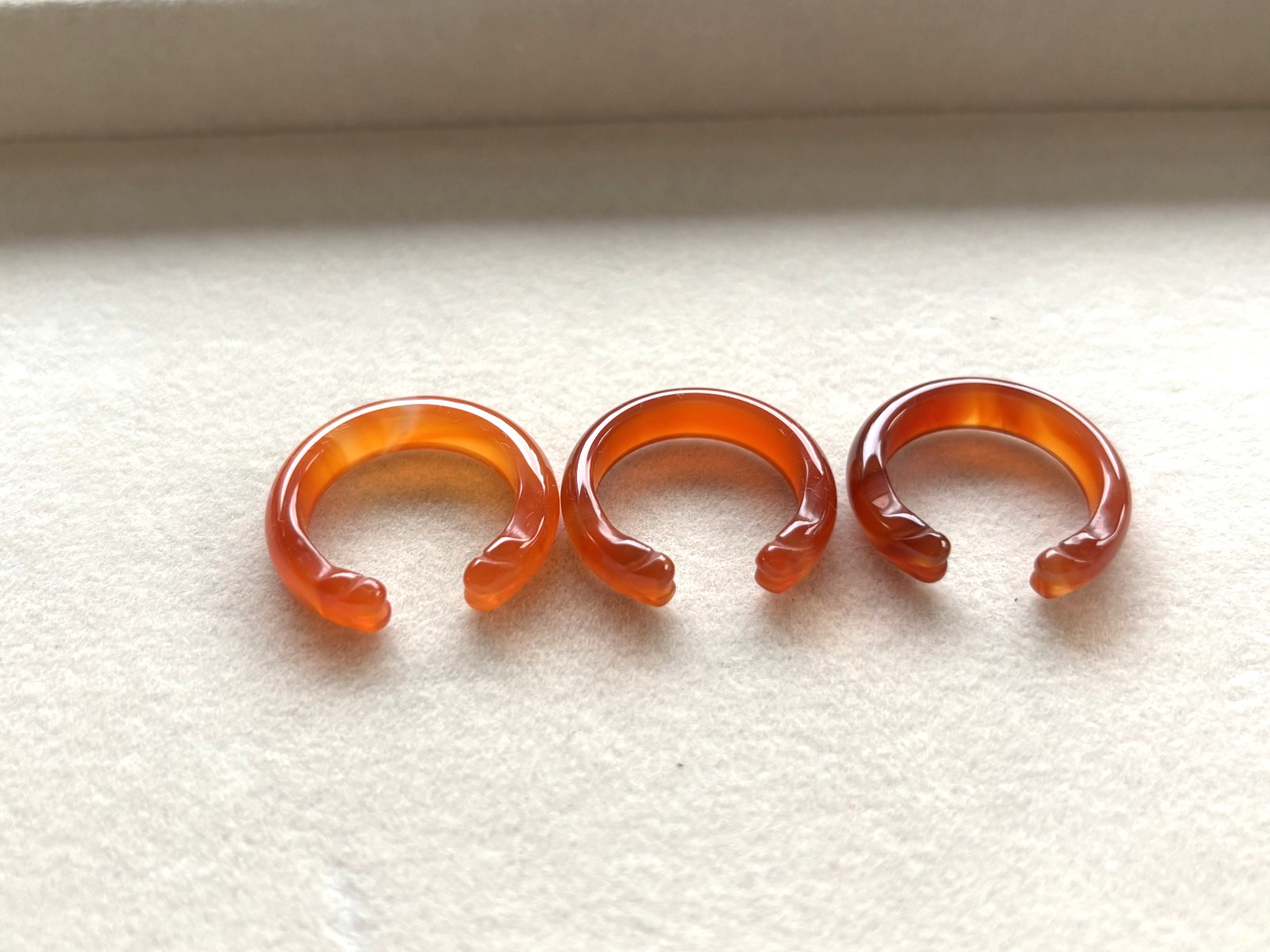 3Pcs Natural Translucent Red Agate Band Ring, Width 6mm, Size 8 Cat Paw